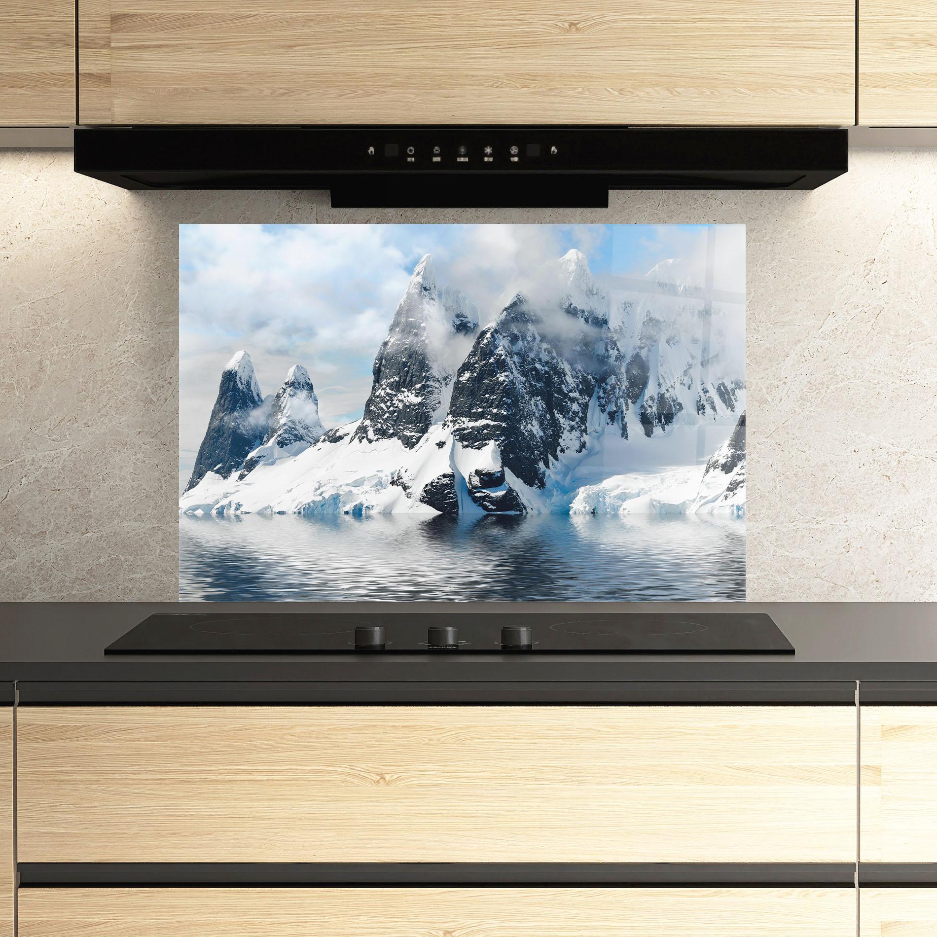 Panou Sticla Bucatarie Glacial Mountains mockup 3