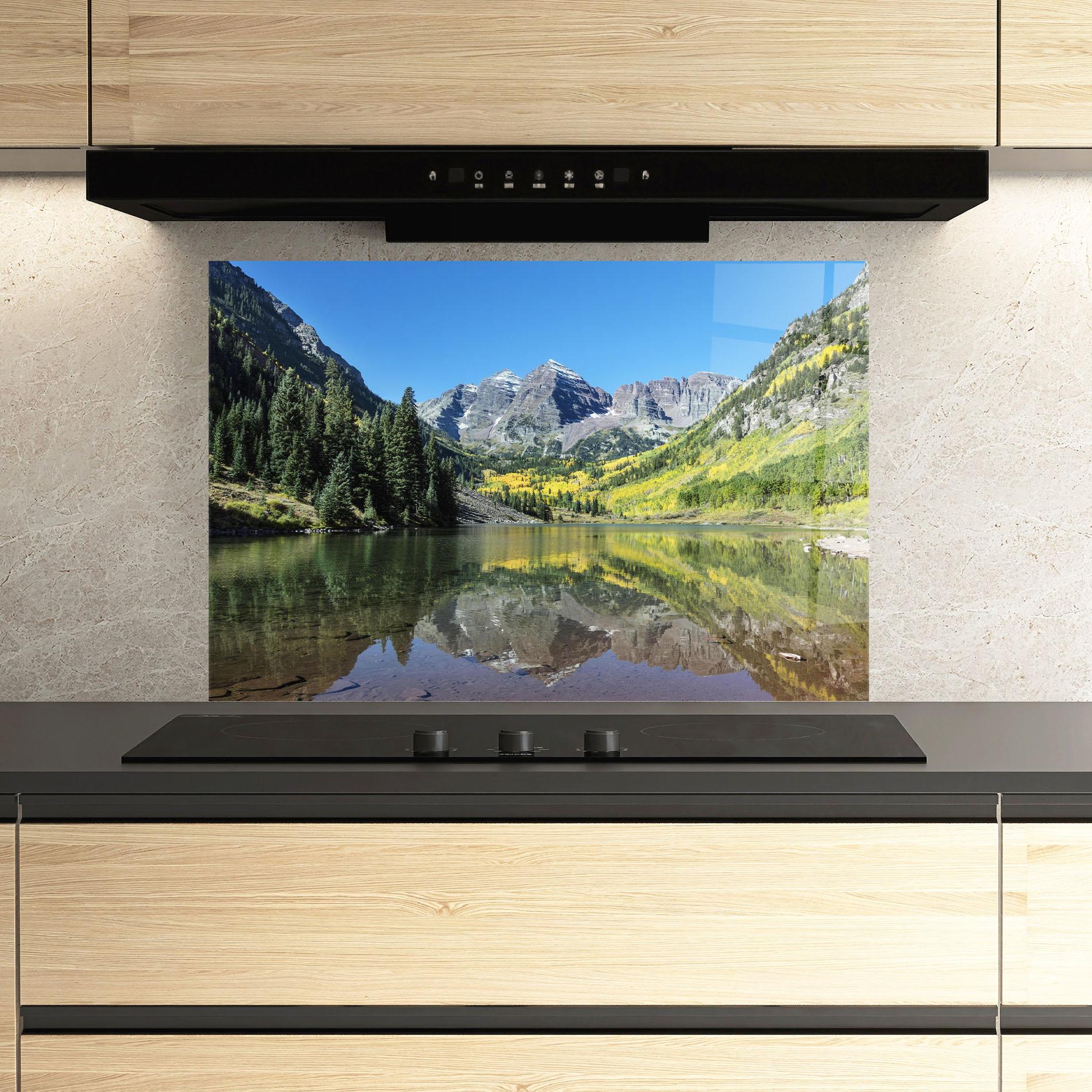 Panou Sticla Bucatarie Lake Green Mountain mockup 3