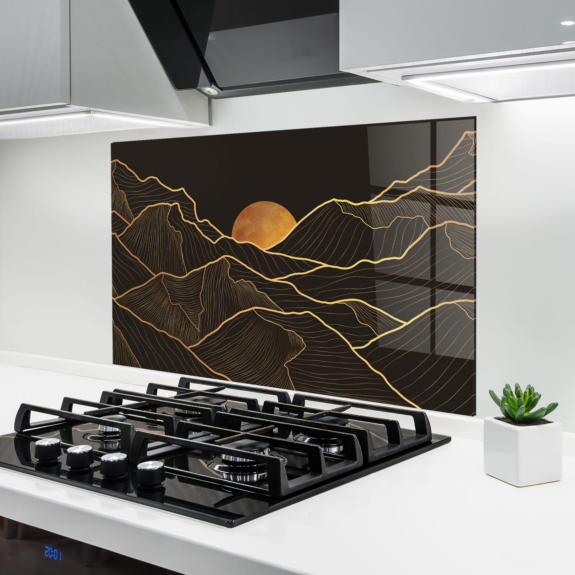 Panou Sticla Bucatarie Black Gold Mountains mockup 6