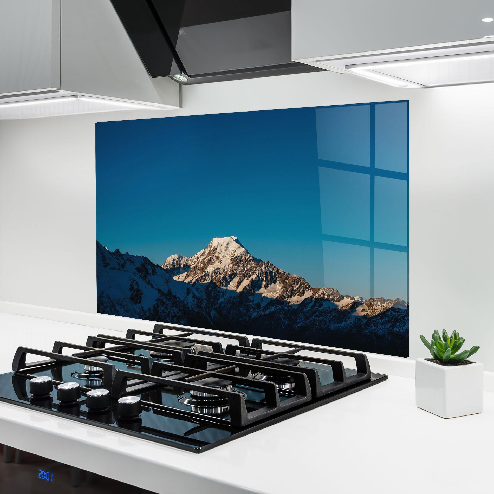Panou Sticla Bucatarie Blue Snowy Mountain mockup 6