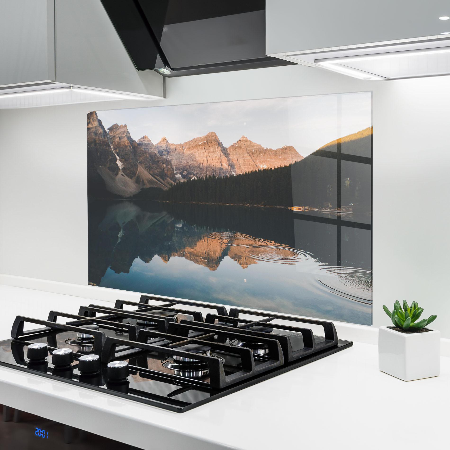 Panou Sticla Bucatarie Brown Mountain Lake mockup 6