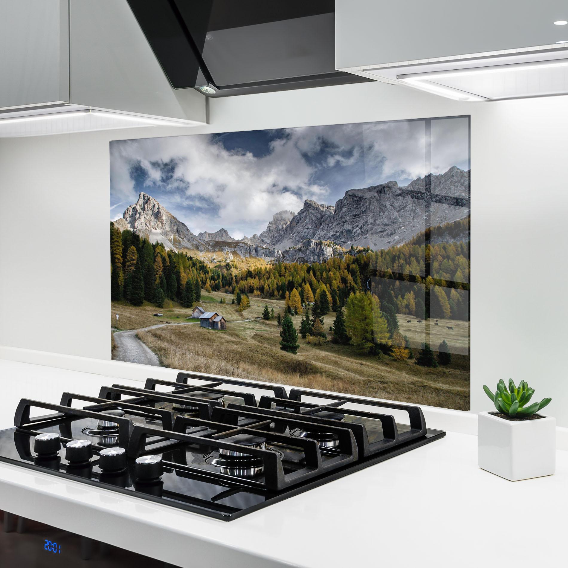 Panou Sticla Bucatarie Cloudy Mountains View mockup 6