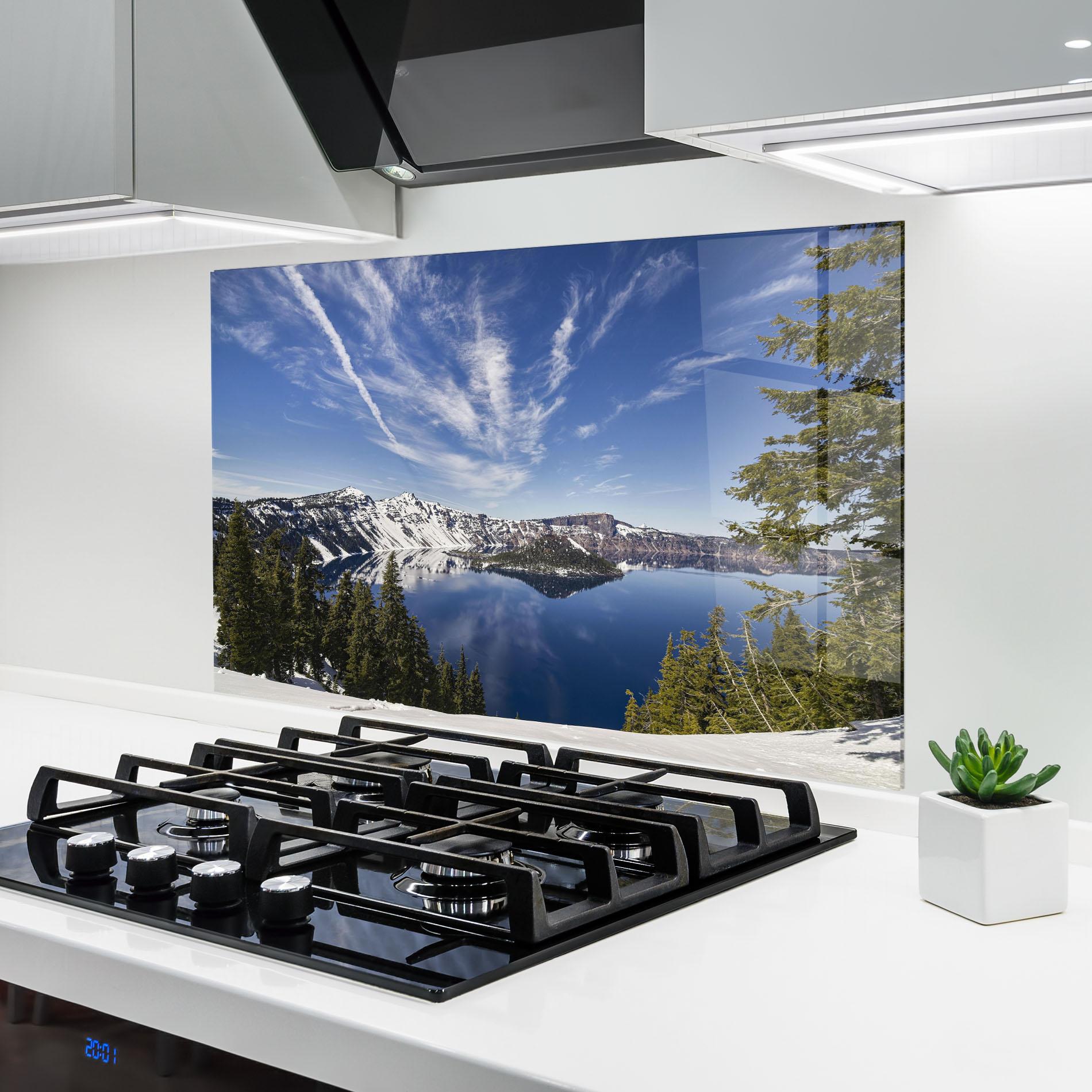 Panou Sticla Bucatarie White Snowy Mountain mockup 6