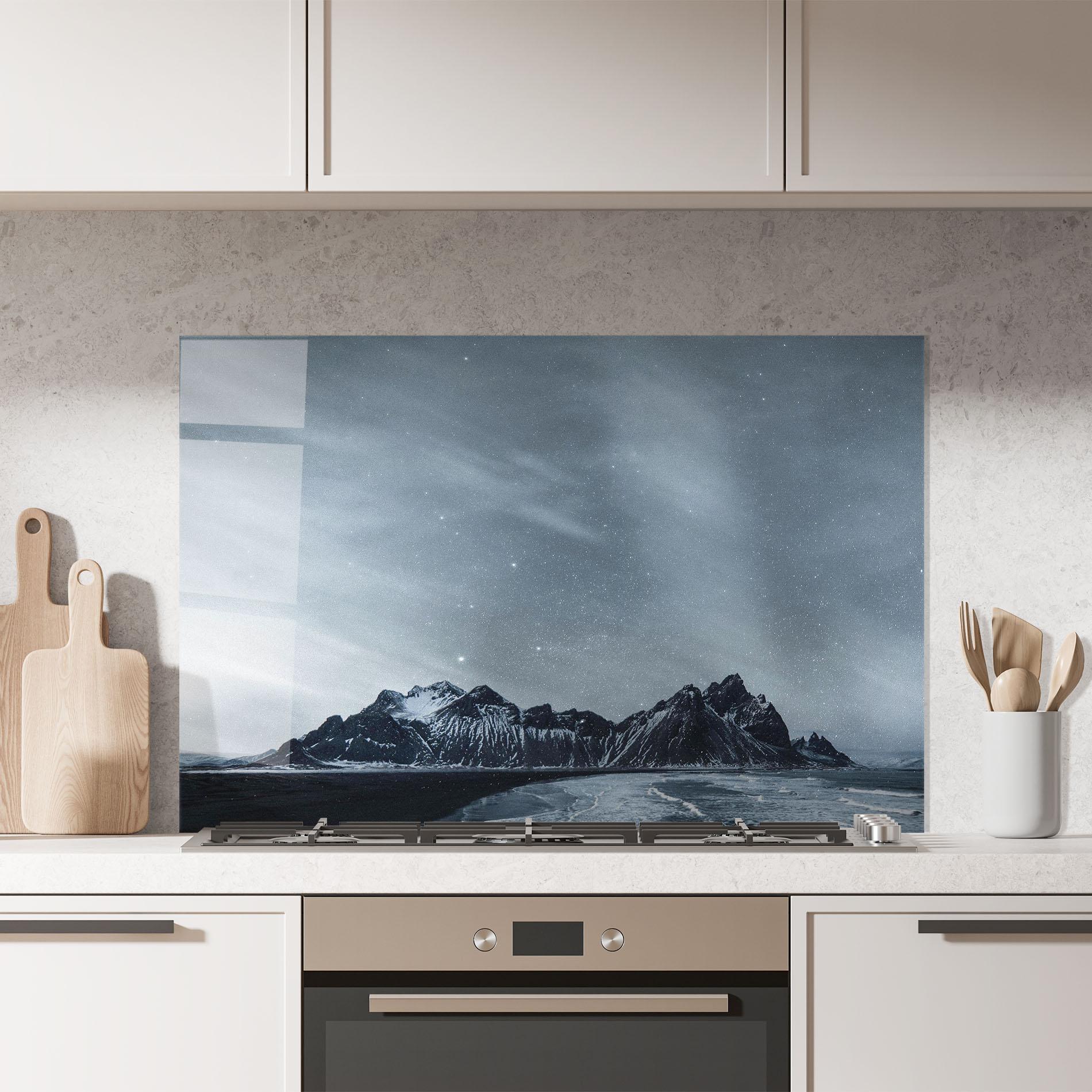 Panou Sticla Bucatarie Grey Star Mountain mockup 7