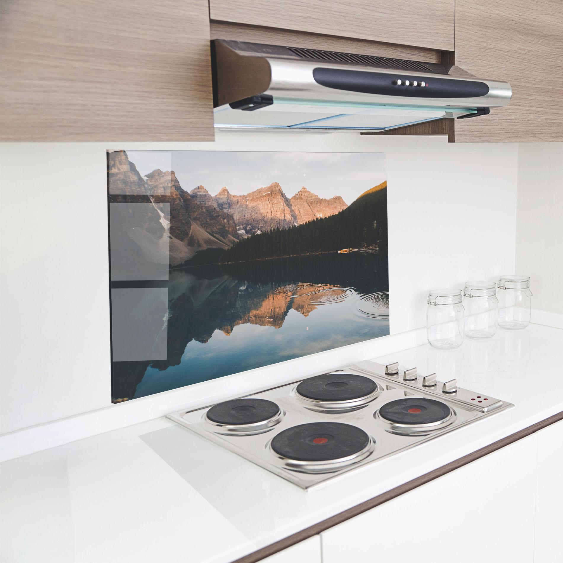 Panou Sticla Bucatarie Brown Mountain Lake mockup 8