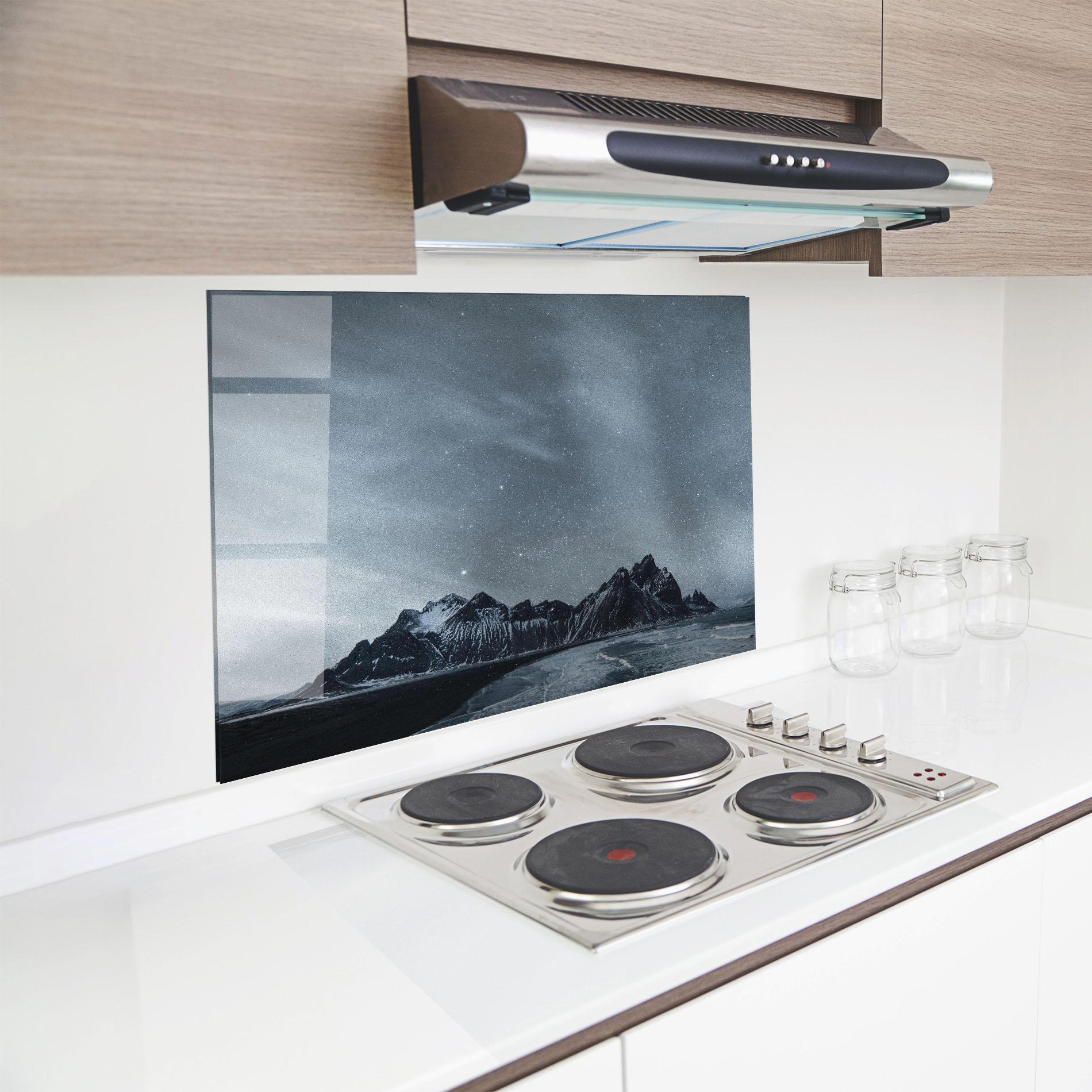 Panou Sticla Bucatarie Grey Star Mountain mockup 8