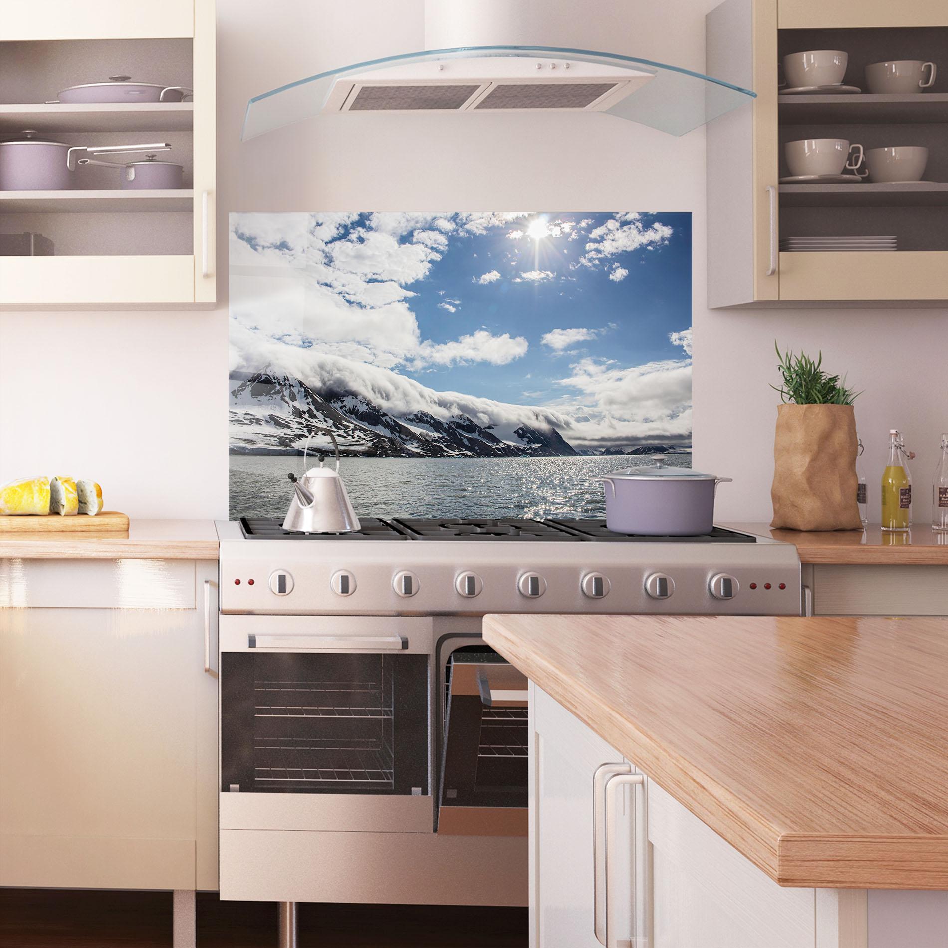 Panou Sticla Bucatarie Clouds Over Ice mockup 1