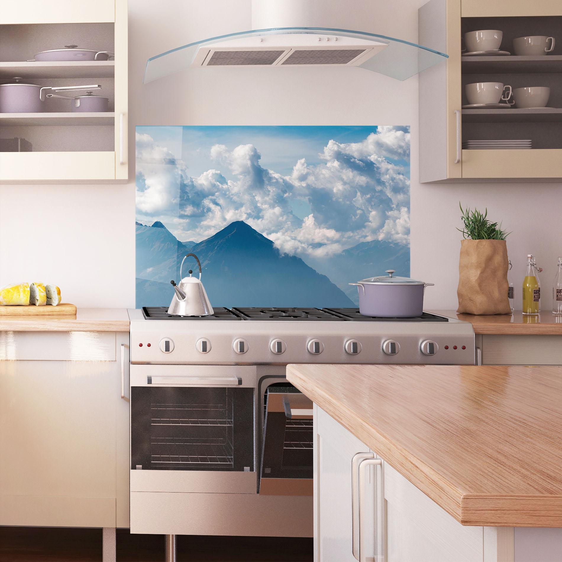 Panou Sticla Bucatarie Cloudy View Mountain mockup 1