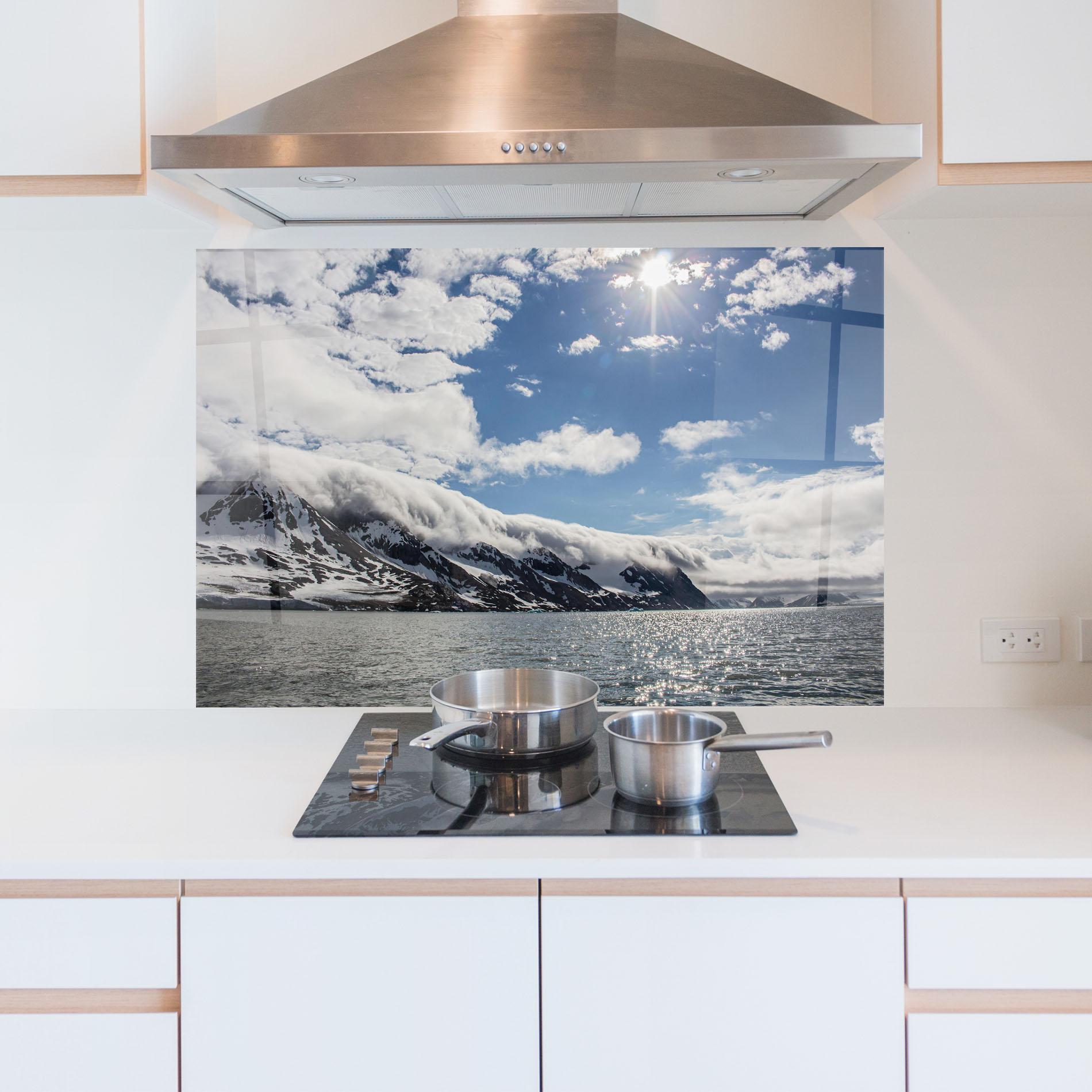 Panou Sticla Bucatarie Clouds Over Ice mockup 5