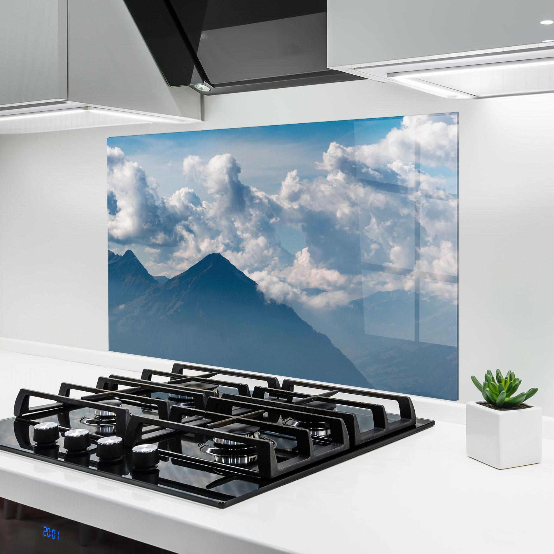 Panou Sticla Bucatarie Cloudy View Mountain mockup 6
