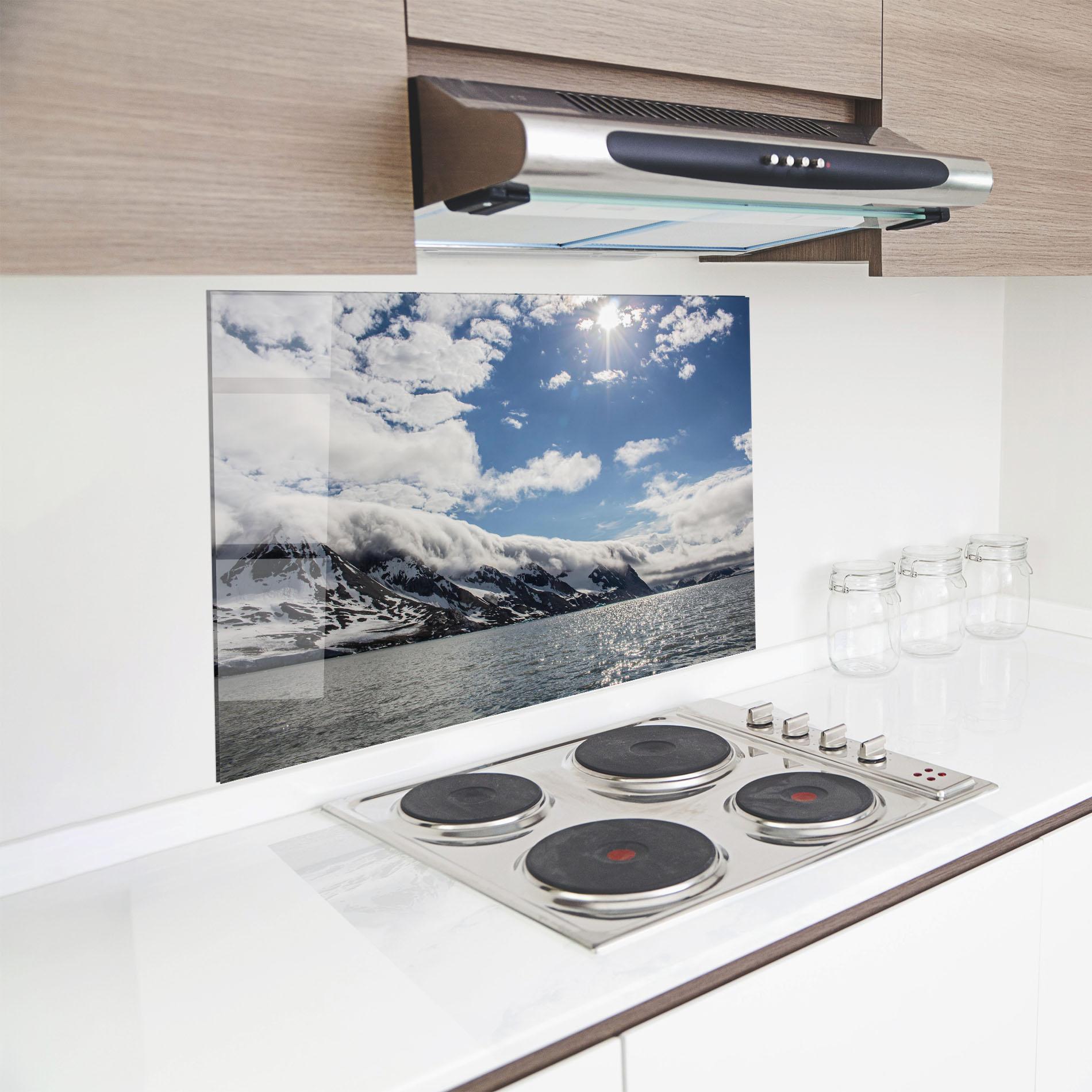 Panou Sticla Bucatarie Clouds Over Ice mockup 8