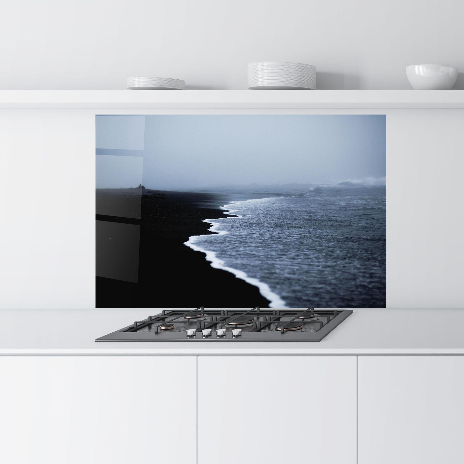 Panou Sticla Bucatarie Black Beach View mockup 9