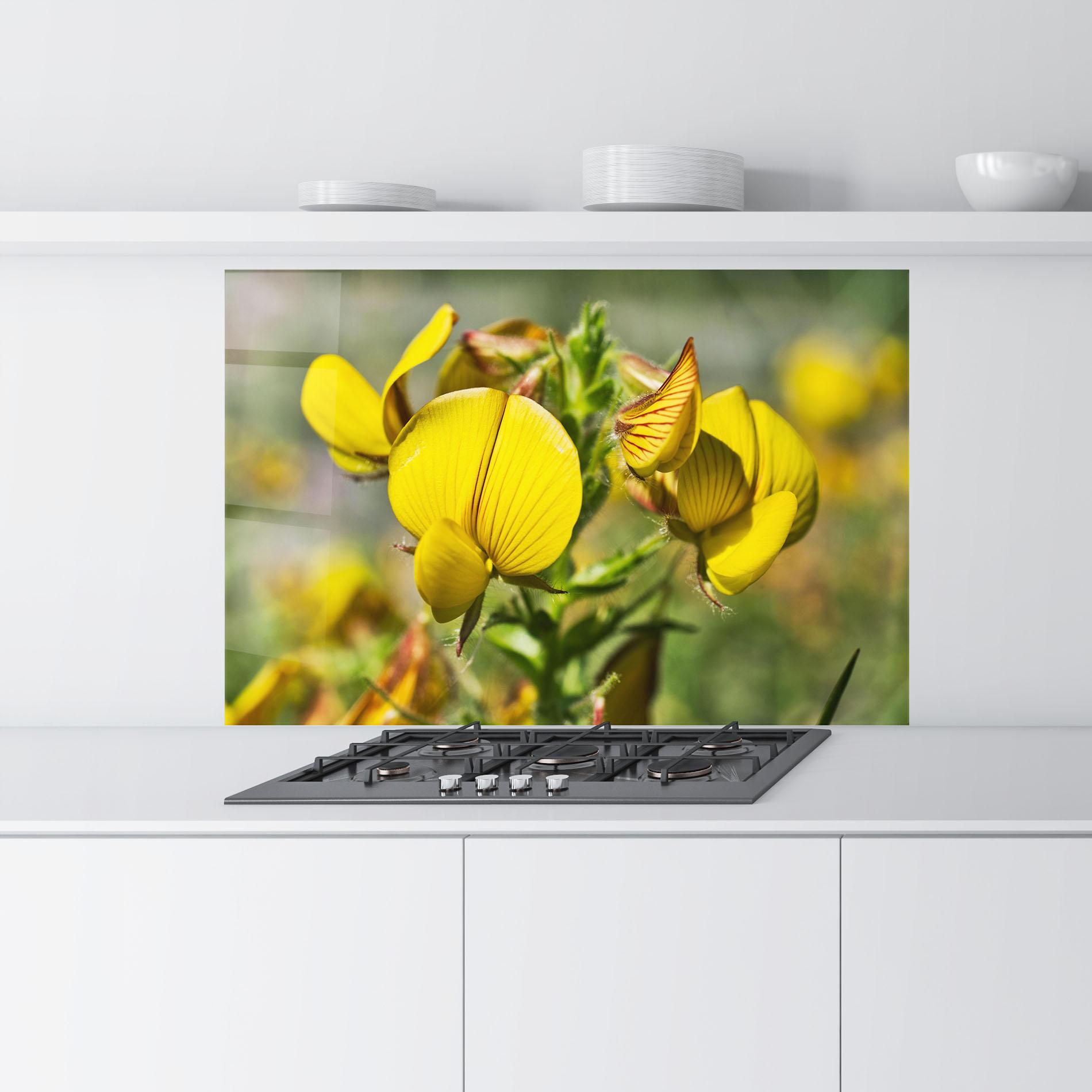 Panou Sticla Bucatarie Pretty Spring Yellow Flower mockup 9