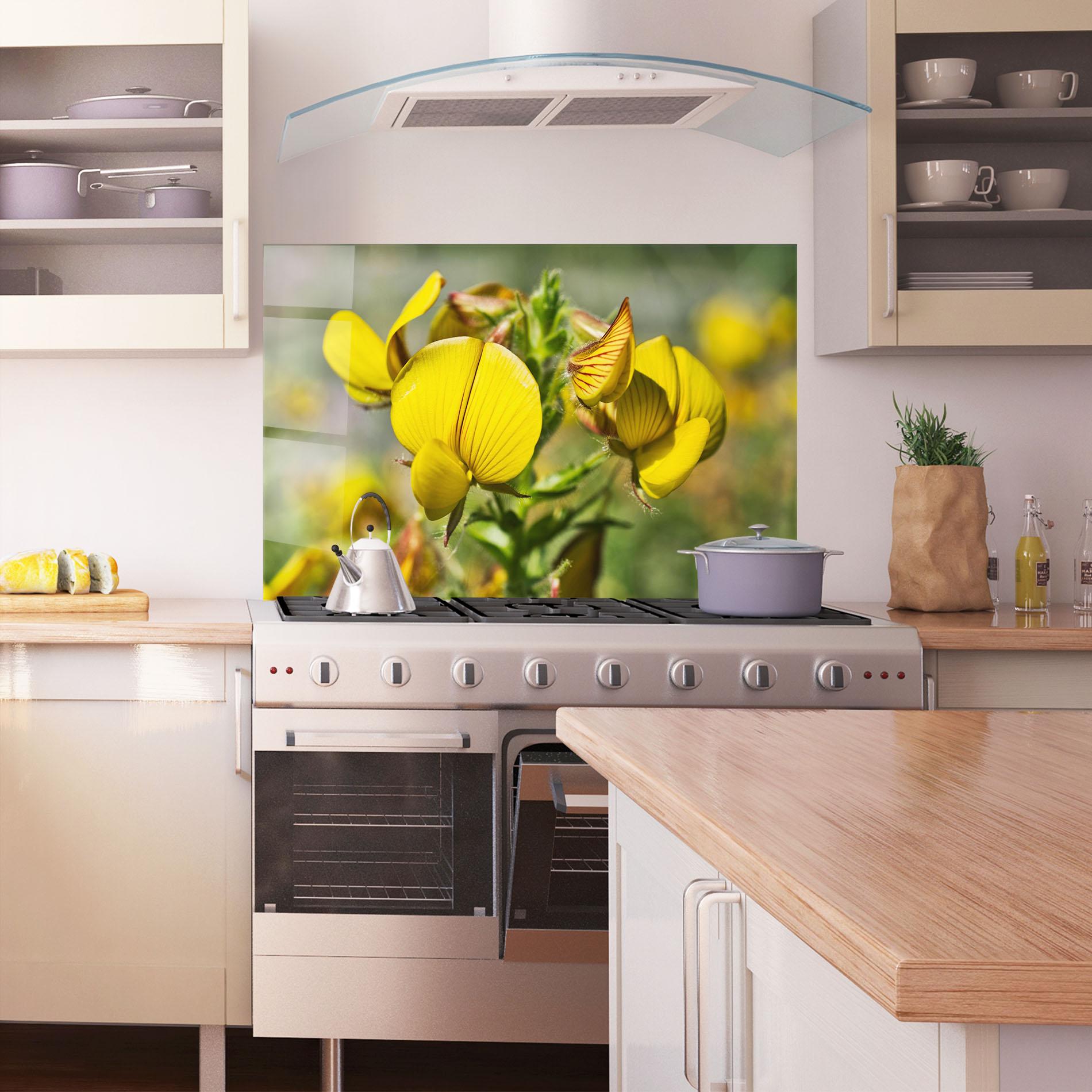 Panou Sticla Bucatarie Pretty Spring Yellow Flower mockup 1