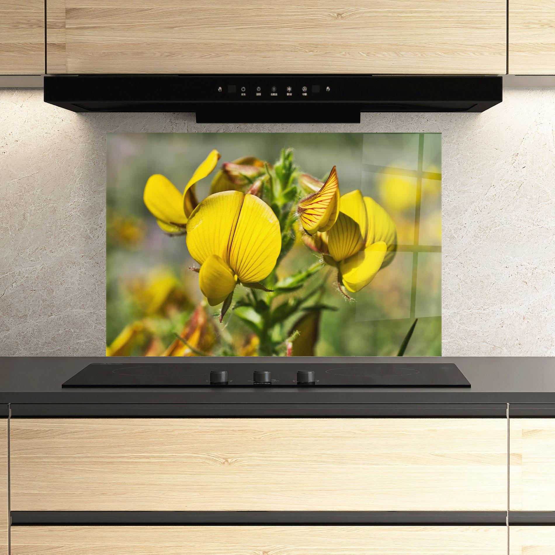 Panou Sticla Bucatarie Pretty Spring Yellow Flower mockup 3