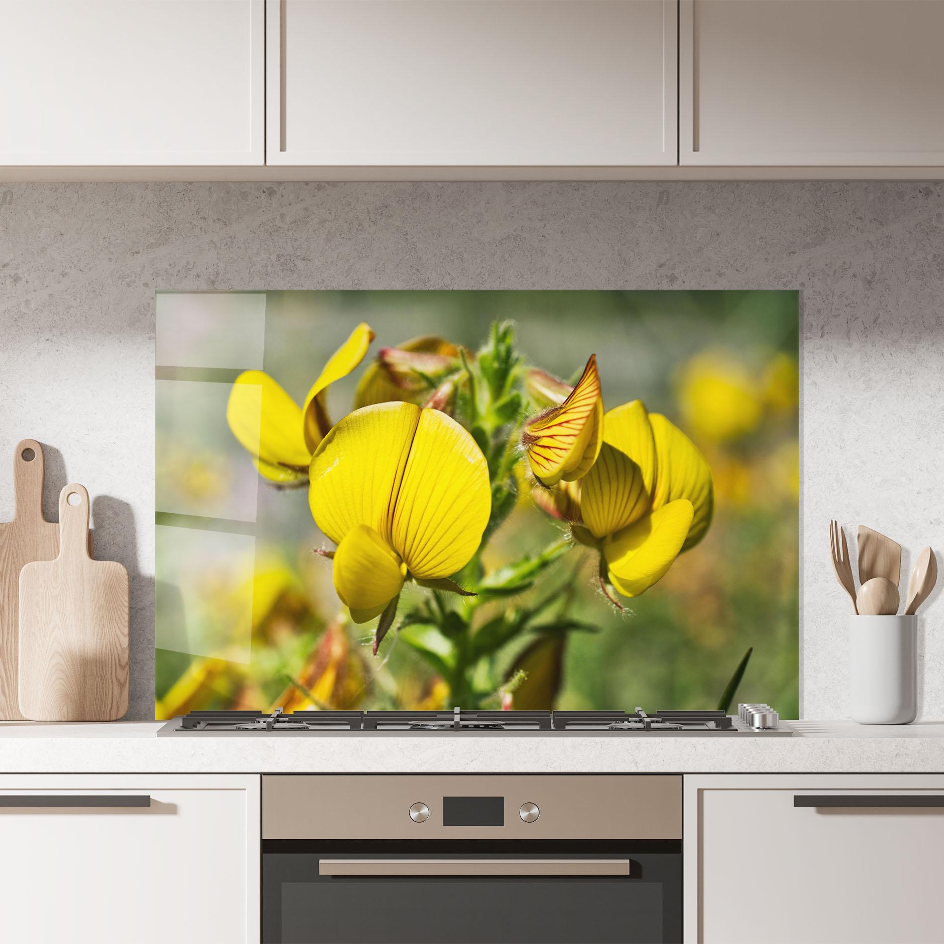 Panou Sticla Bucatarie Pretty Spring Yellow Flower mockup 7