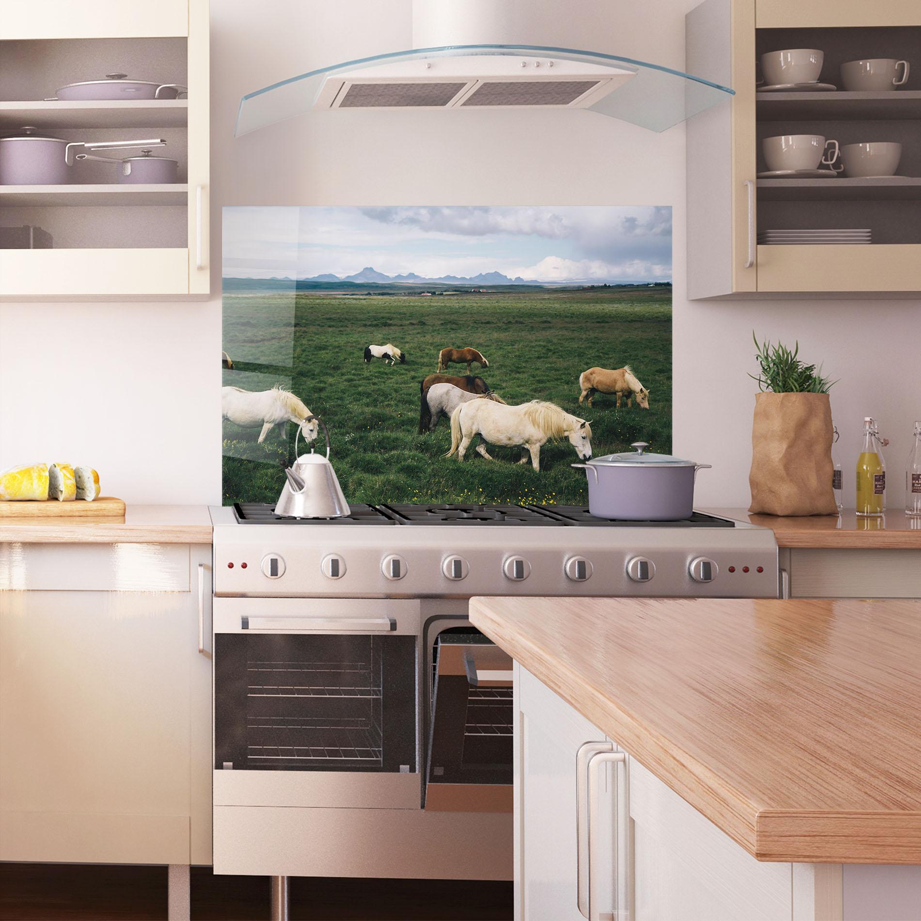 Panou Sticla Bucatarie Countryside Horses mockup 1