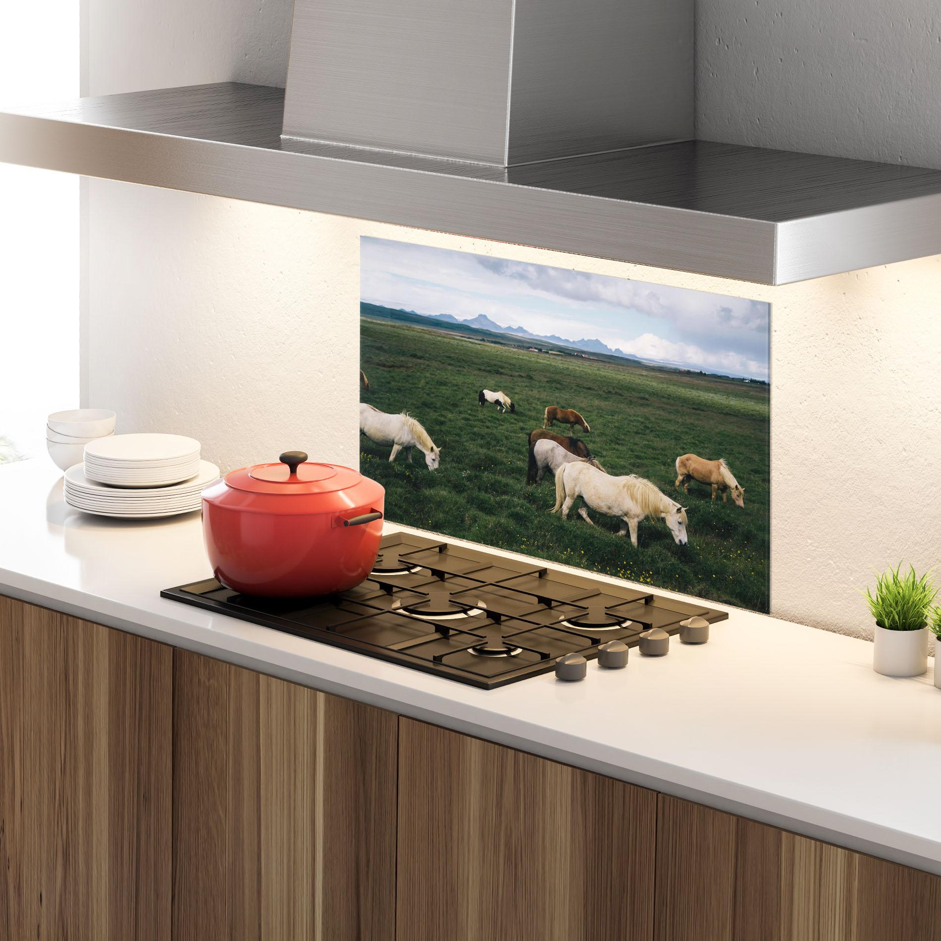Panou Sticla Bucatarie Countryside Horses mockup 4