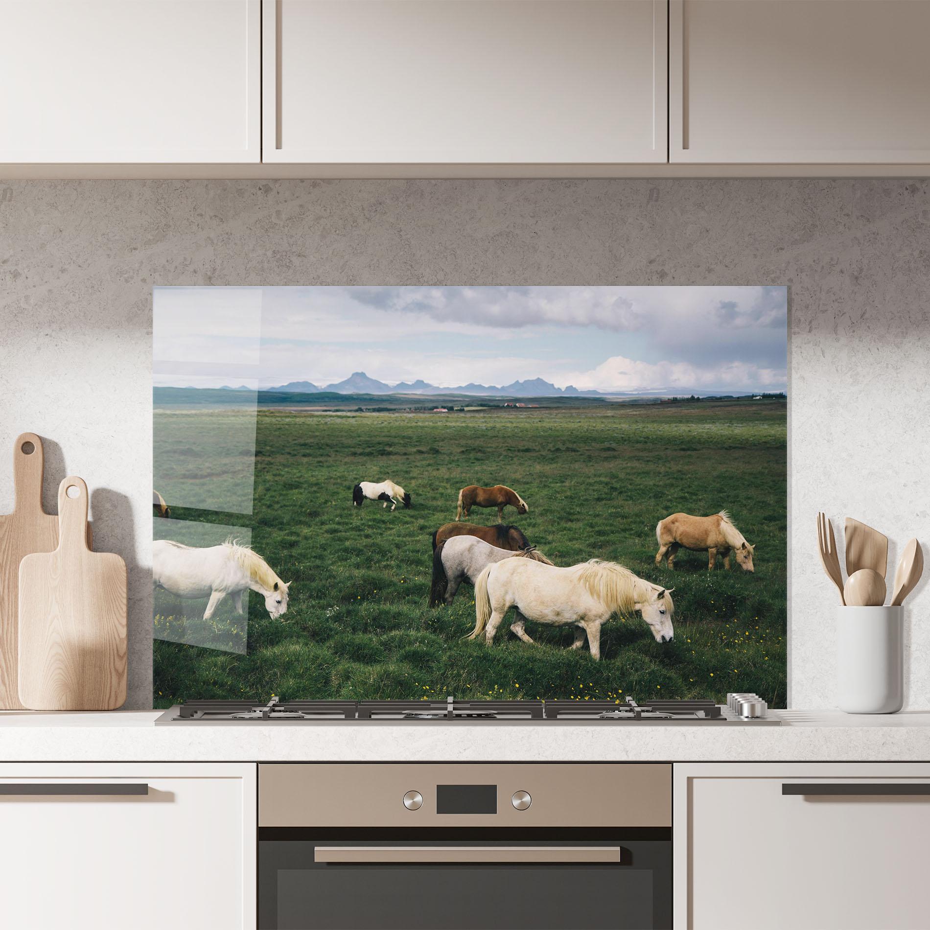 Panou Sticla Bucatarie Countryside Horses mockup 7