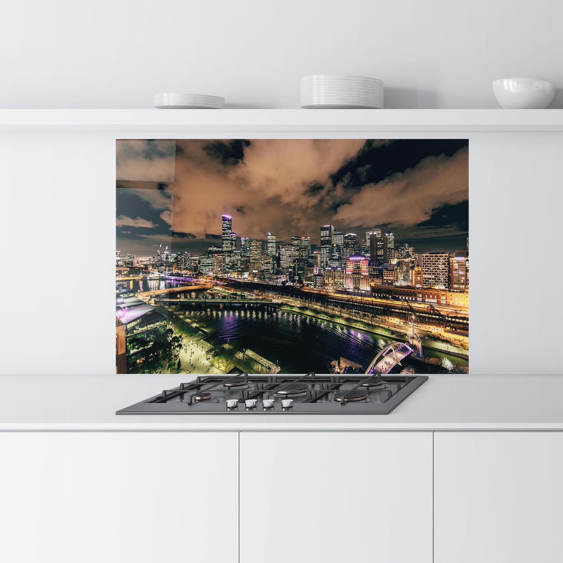 Panou Sticla Bucatarie Green Purple City mockup 9