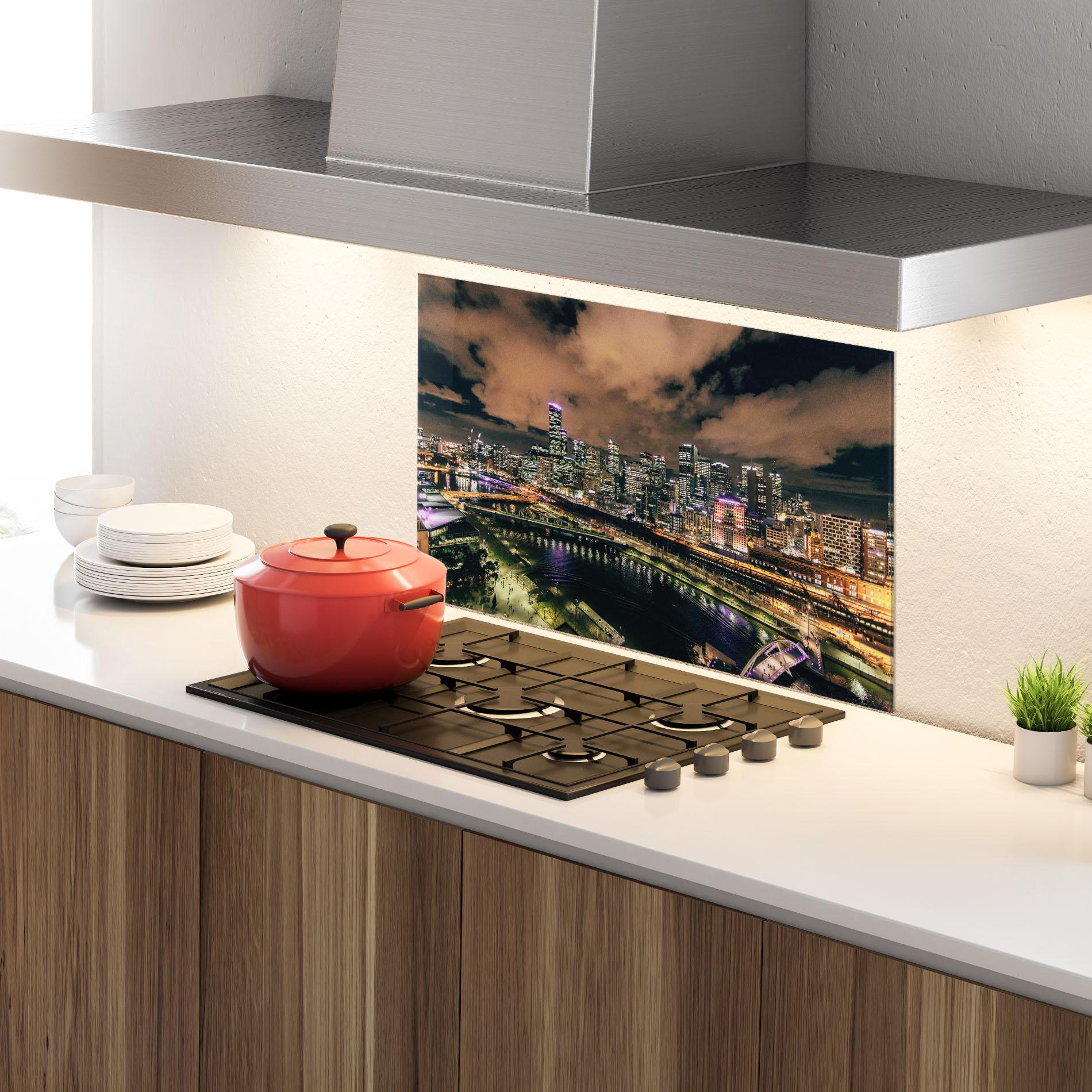 Panou Sticla Bucatarie Green Purple City mockup 4