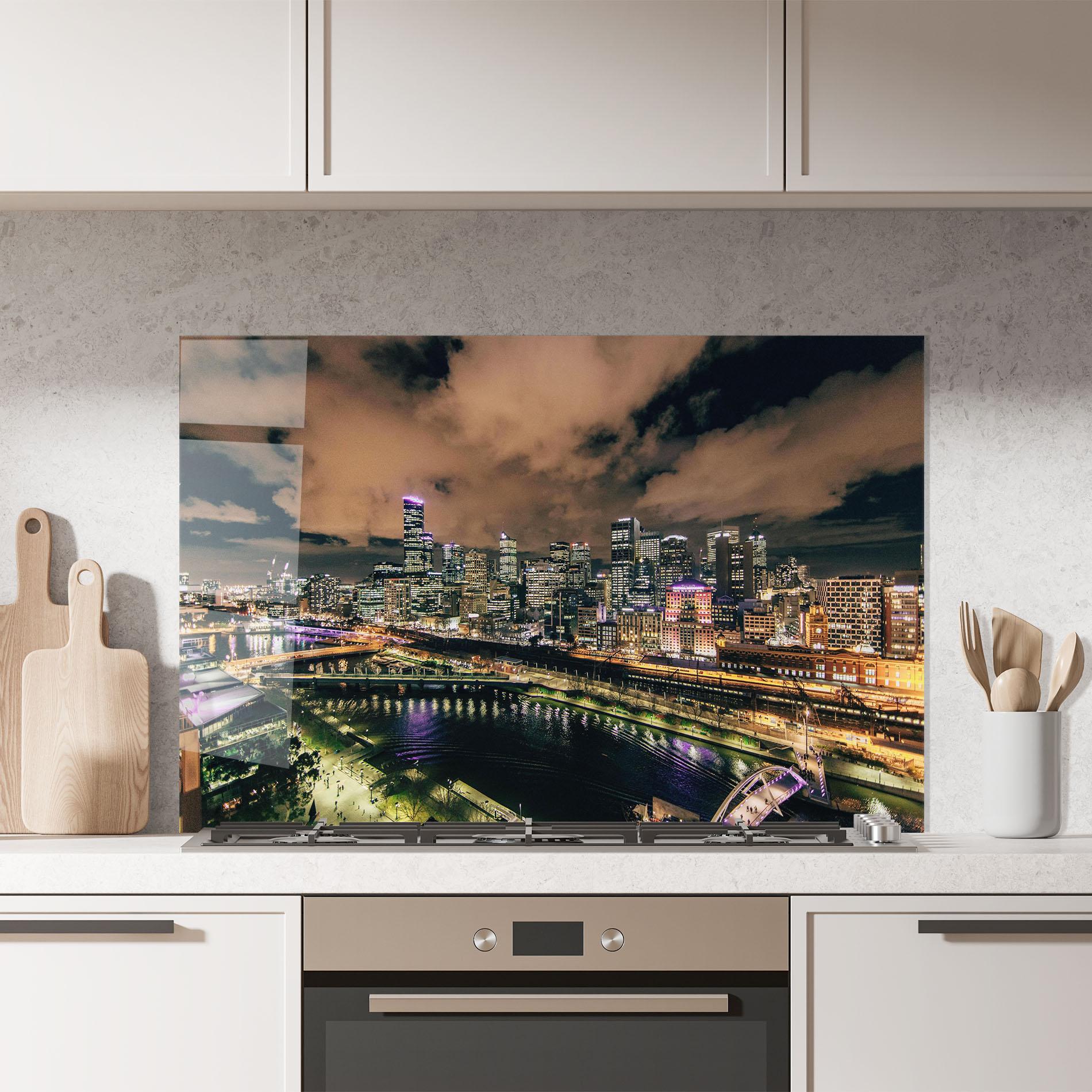 Panou Sticla Bucatarie Green Purple City mockup 7