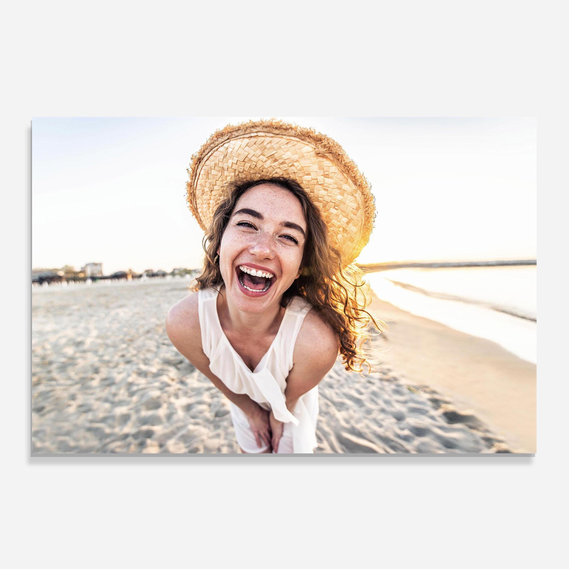 Panou Sticla Bucatarie Joyful Woman mockup 0