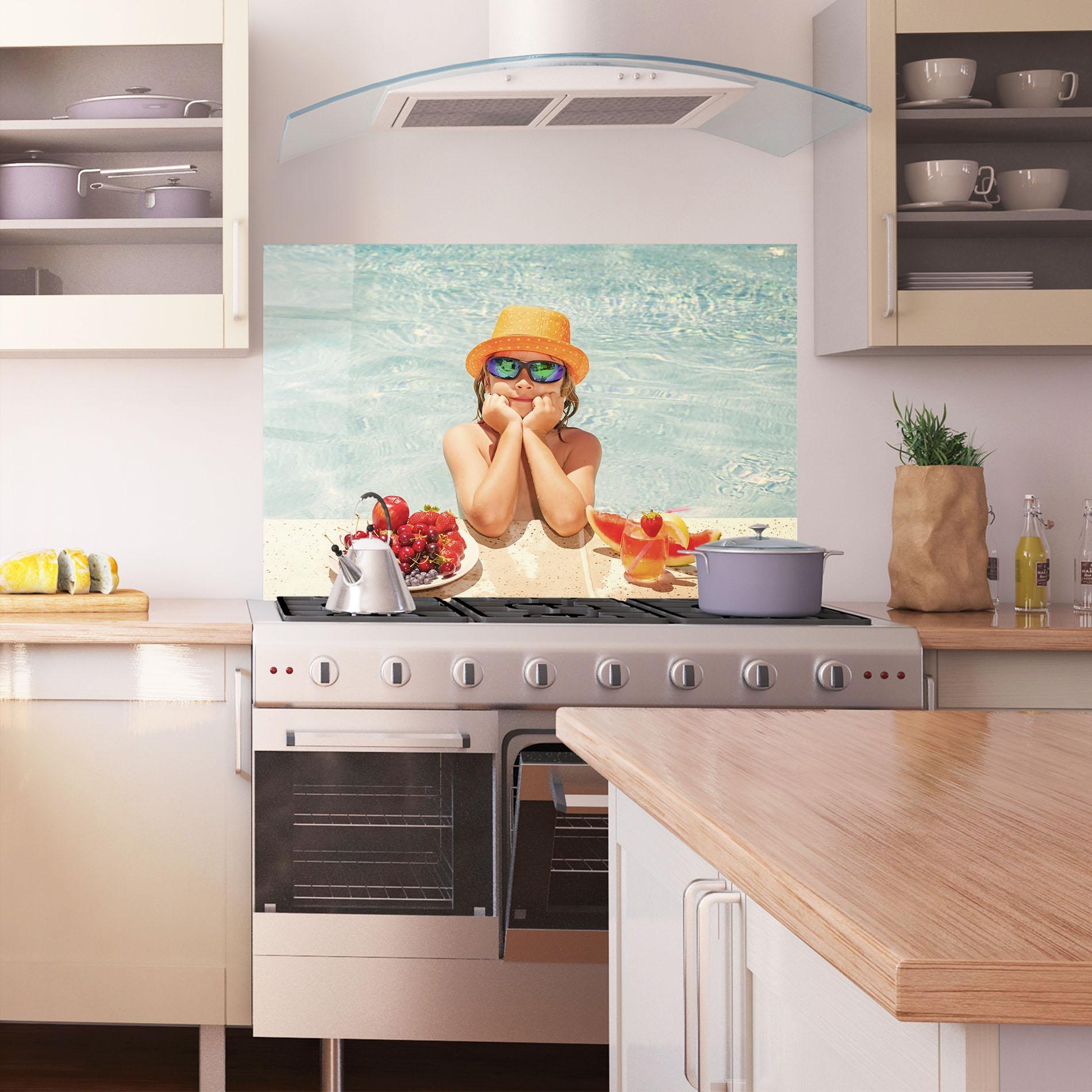 Panou Sticla Bucatarie Child Swimming mockup 1