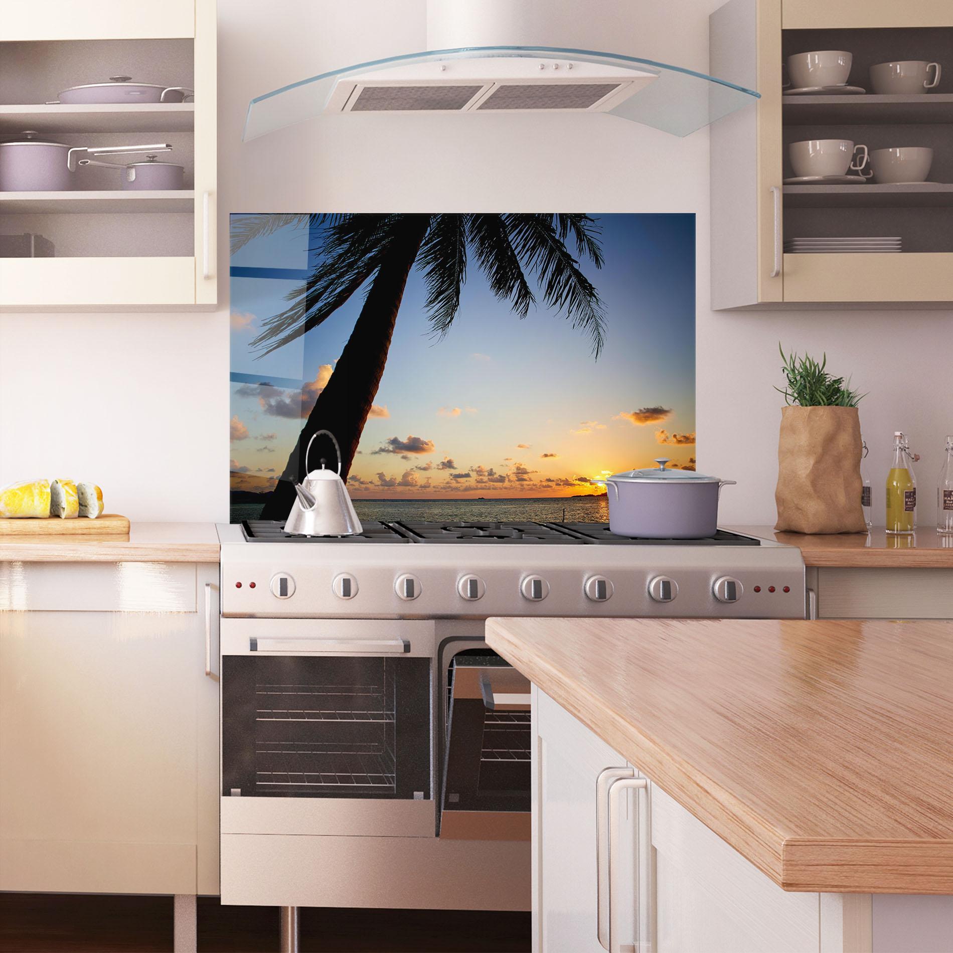Panou Sticla Bucatarie Palm Tree Silhouette mockup 1