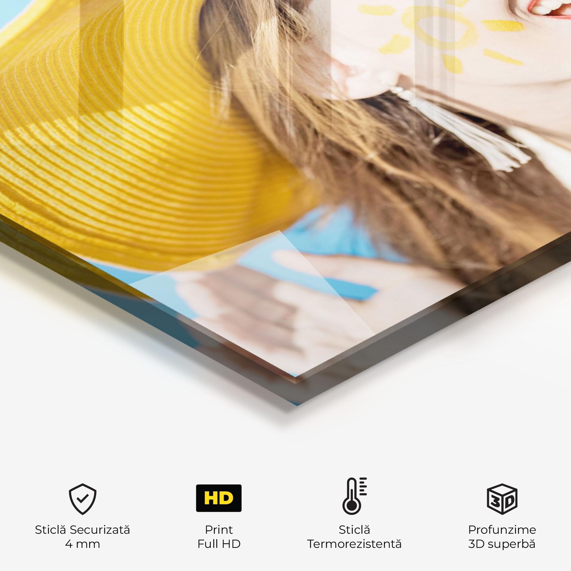 Panou Sticla Bucatarie Yellow Hat Woman mockup 2