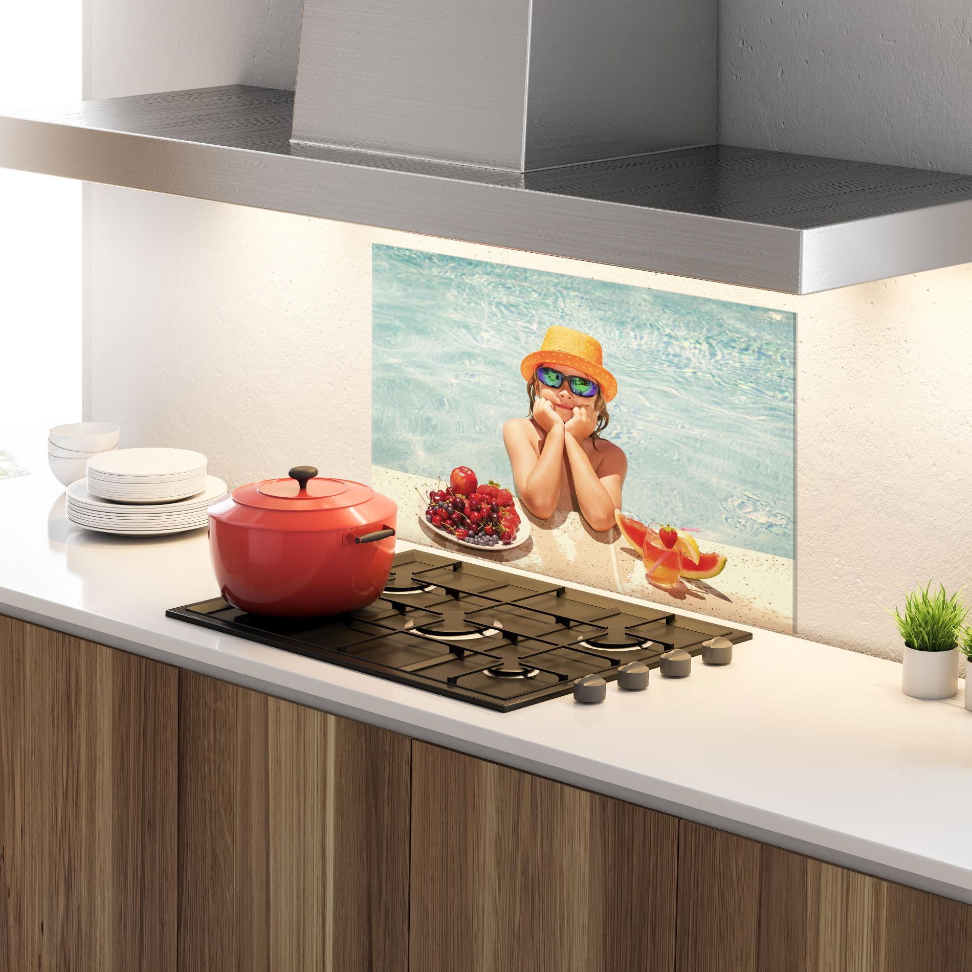 Panou Sticla Bucatarie Child Swimming mockup 4