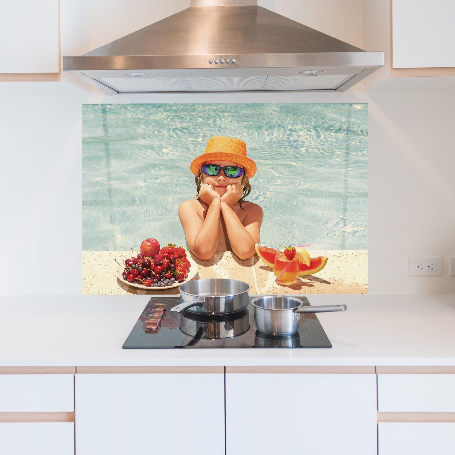 Panou Sticla Bucatarie Child Swimming mockup 5