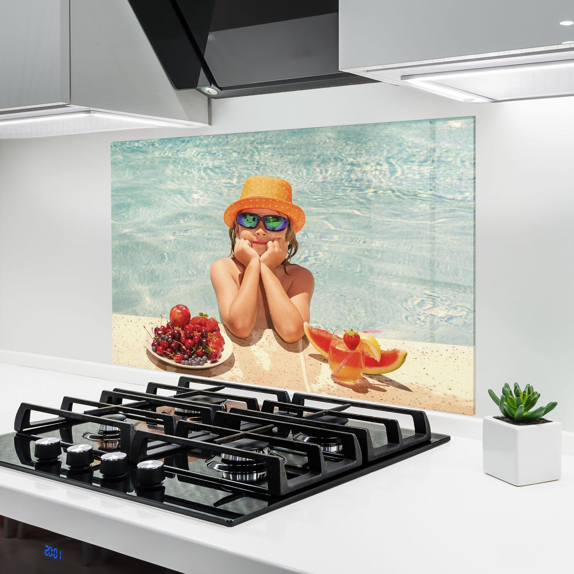 Panou Sticla Bucatarie Child Swimming mockup 6