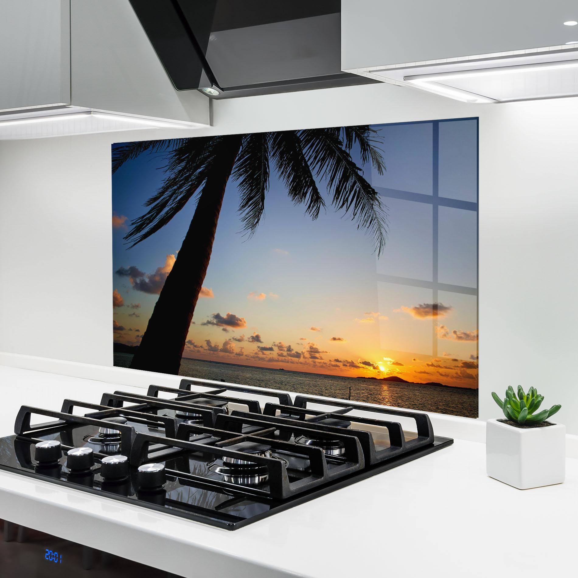 Panou Sticla Bucatarie Palm Tree Silhouette mockup 6