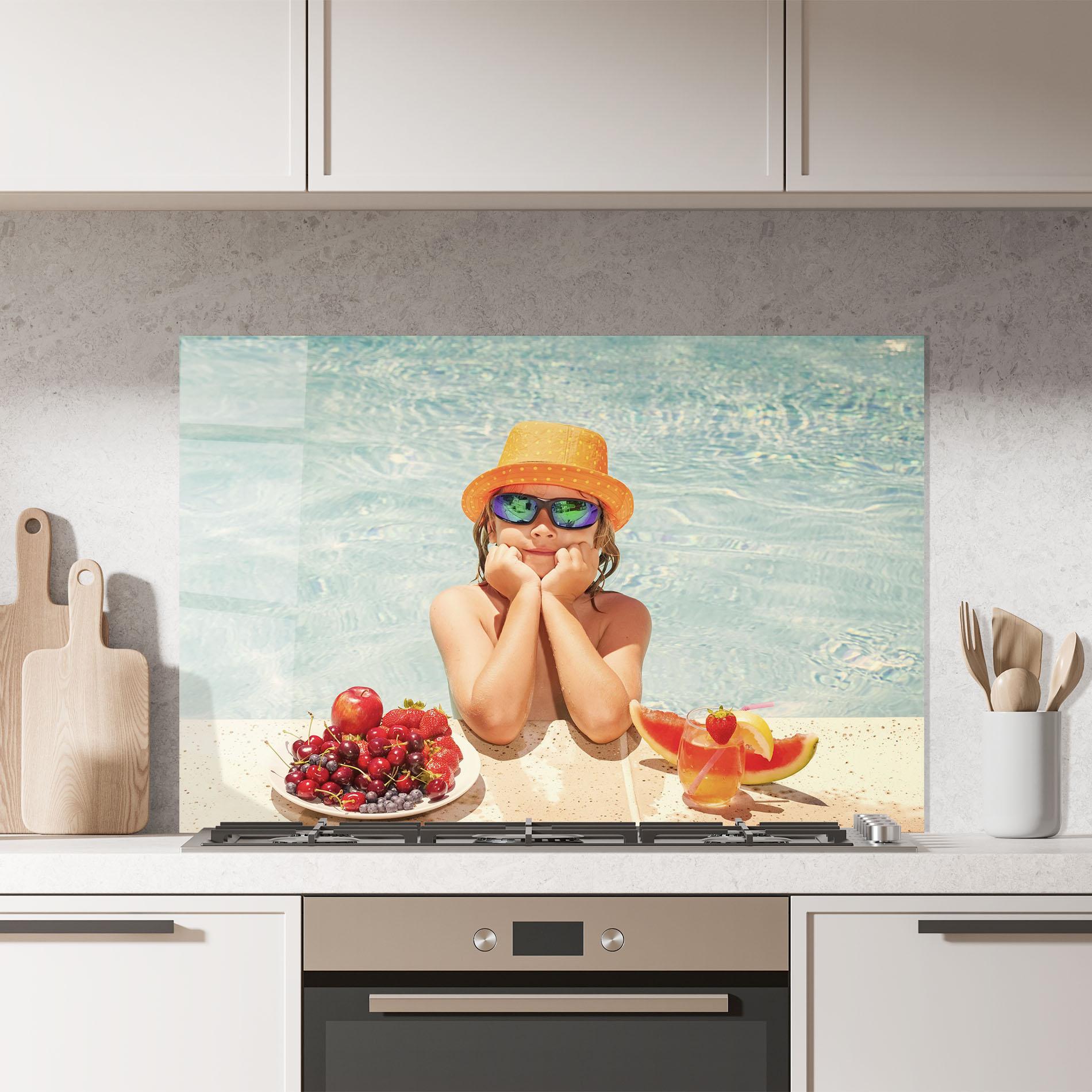 Panou Sticla Bucatarie Child Swimming mockup 7