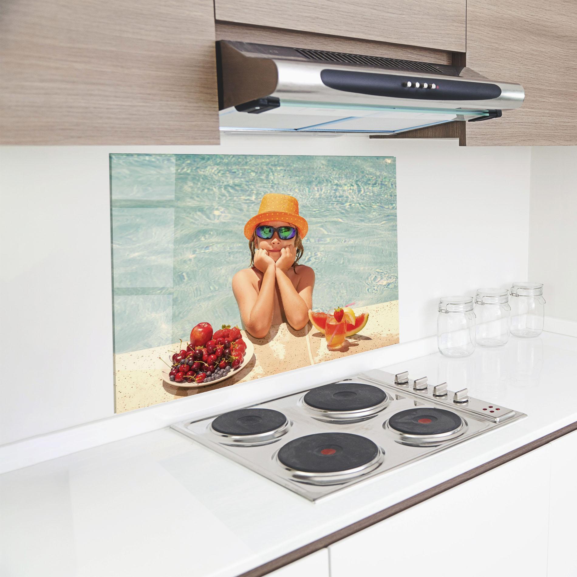 Panou Sticla Bucatarie Child Swimming mockup 8