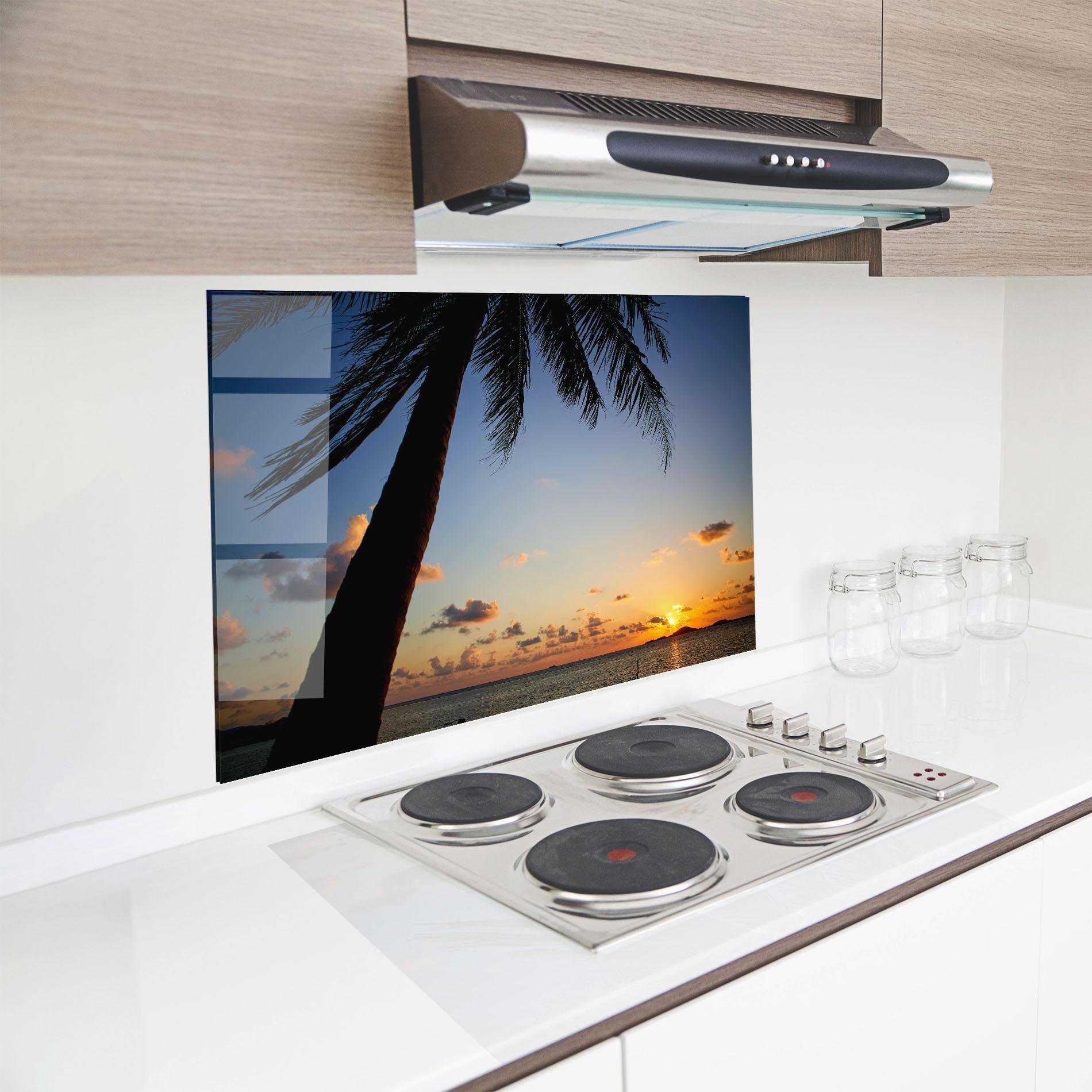 Panou Sticla Bucatarie Palm Tree Silhouette mockup 8