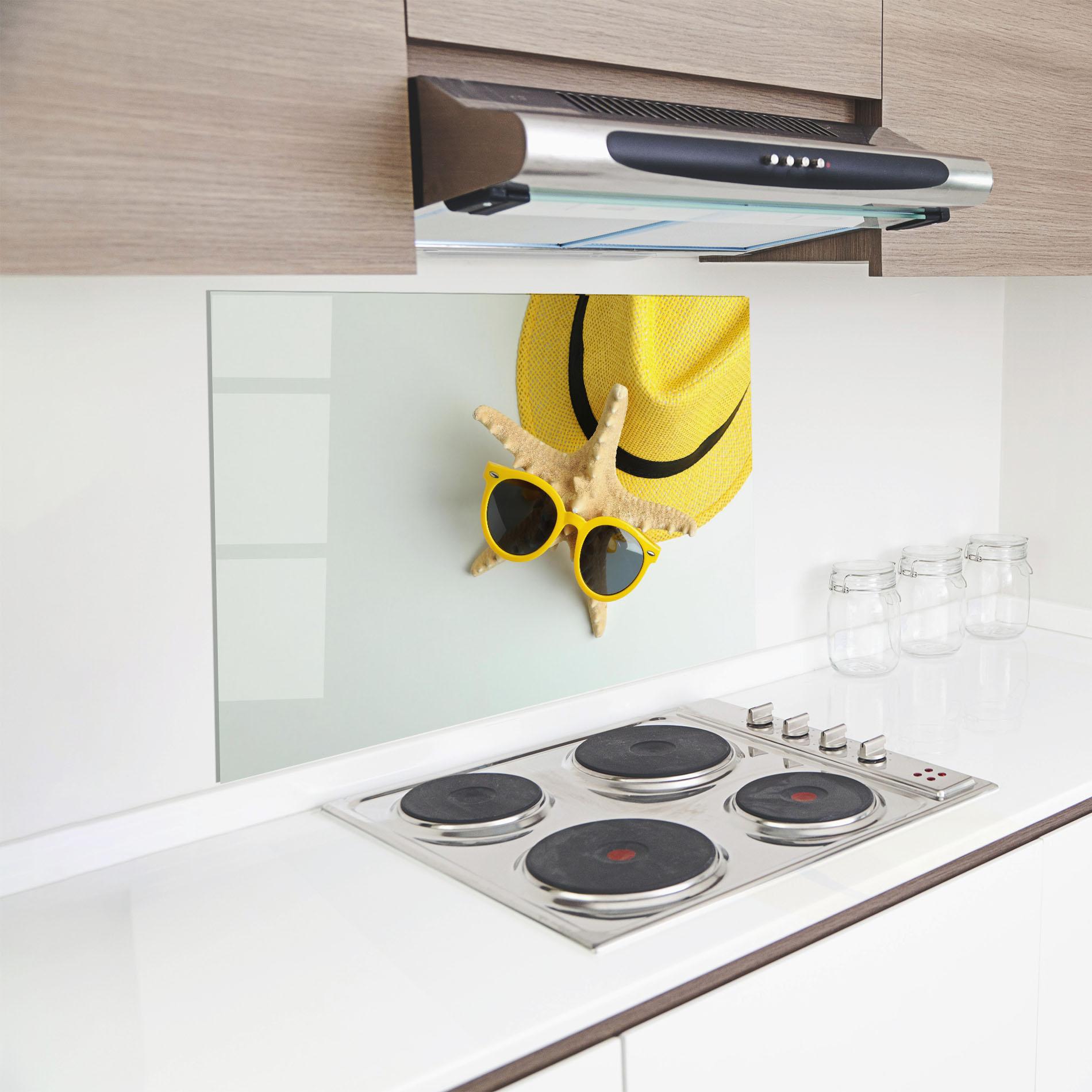 Panou Sticla Bucatarie Seastar Sunglasses mockup 8