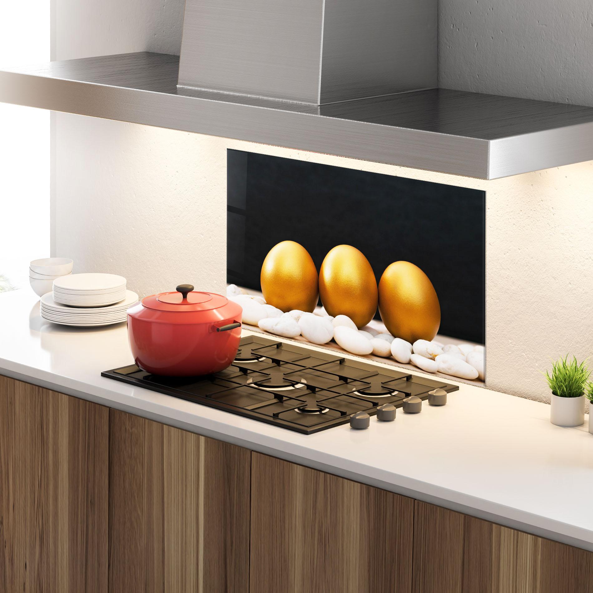 Panou Sticla Bucatarie Golden Easter Egg mockup 4