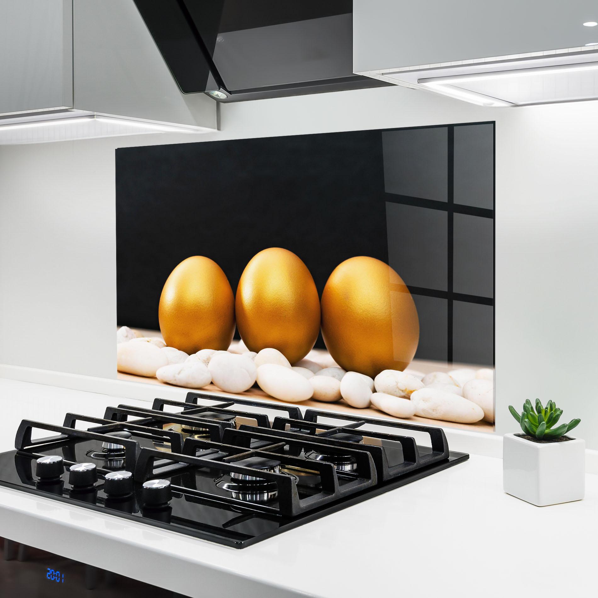 Panou Sticla Bucatarie Golden Easter Egg mockup 6