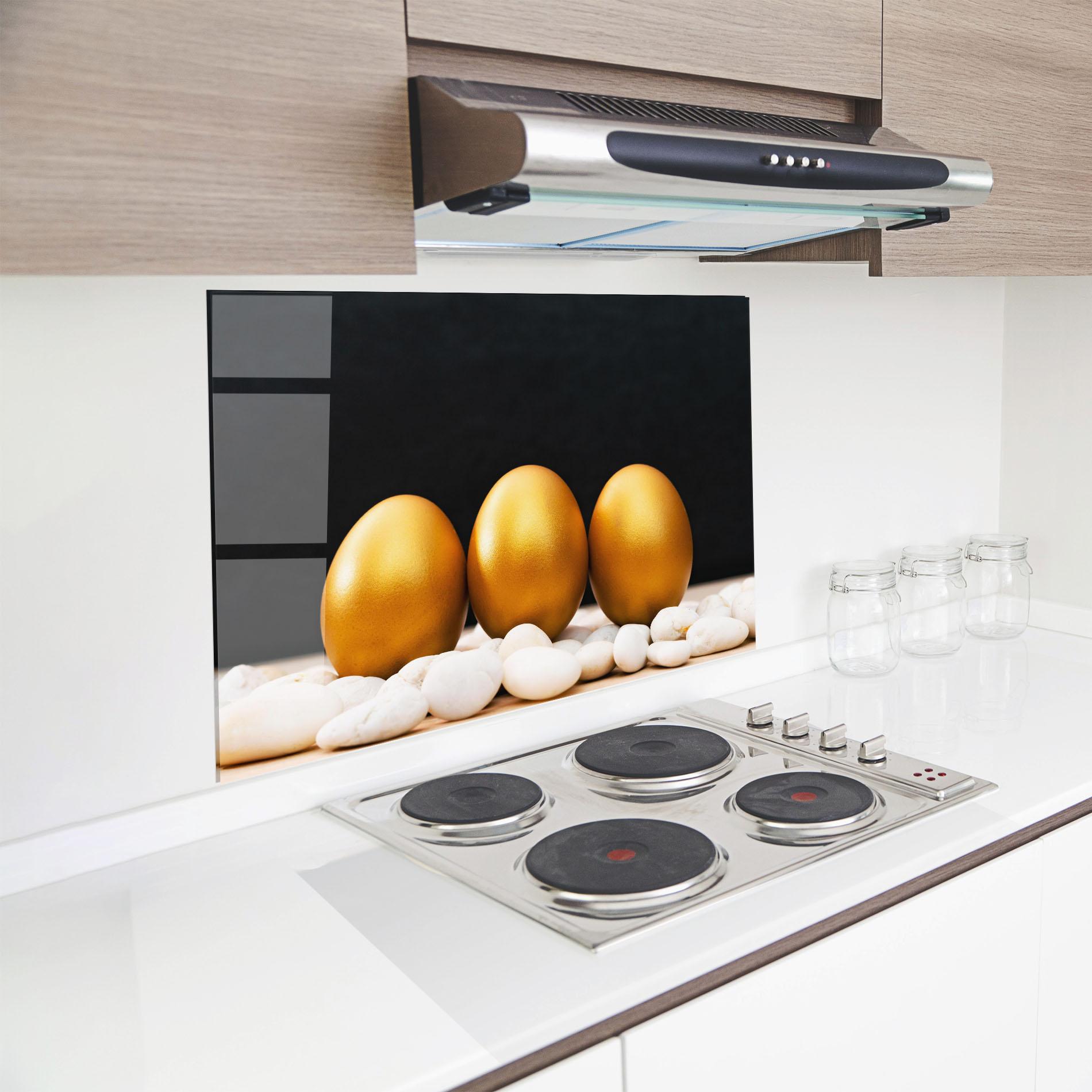 Panou Sticla Bucatarie Golden Easter Egg mockup 8