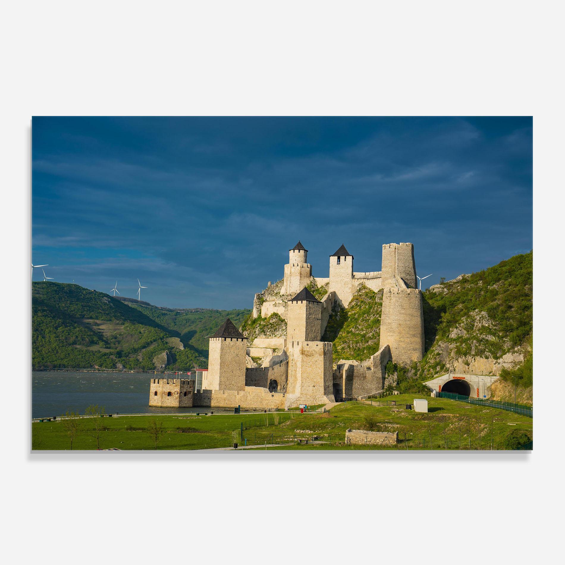 Panou Sticla Bucatarie Medieval Golubac Serbia mockup 0