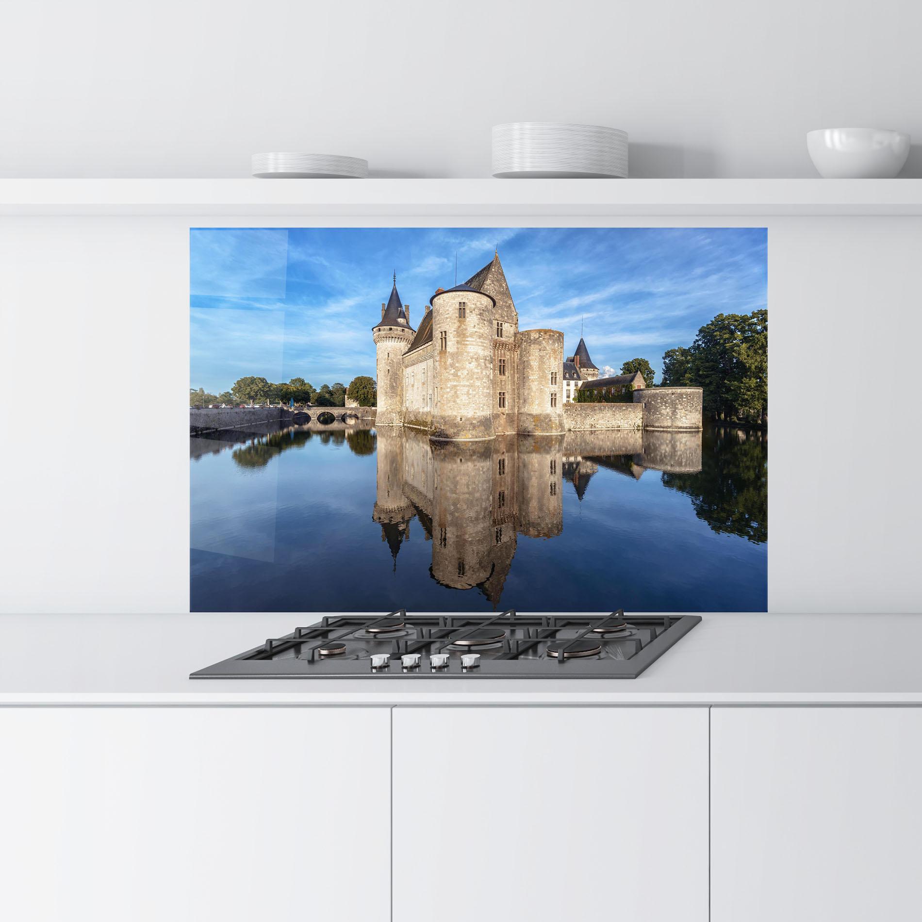 Panou Sticla Bucatarie Castle Chateau De Sullysurloire mockup 9