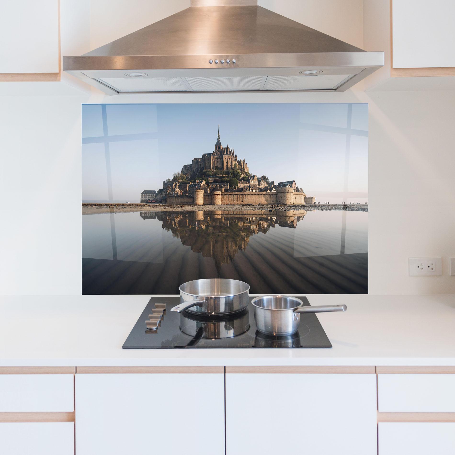 Panou Sticla Bucatarie Castle Reflection mockup 5