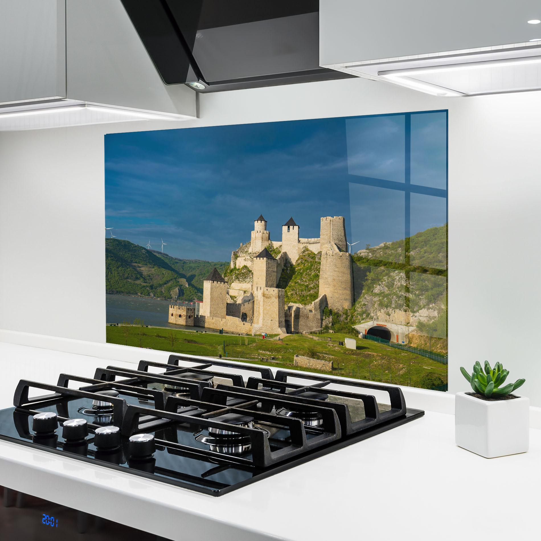 Panou Sticla Bucatarie Medieval Golubac Serbia mockup 6