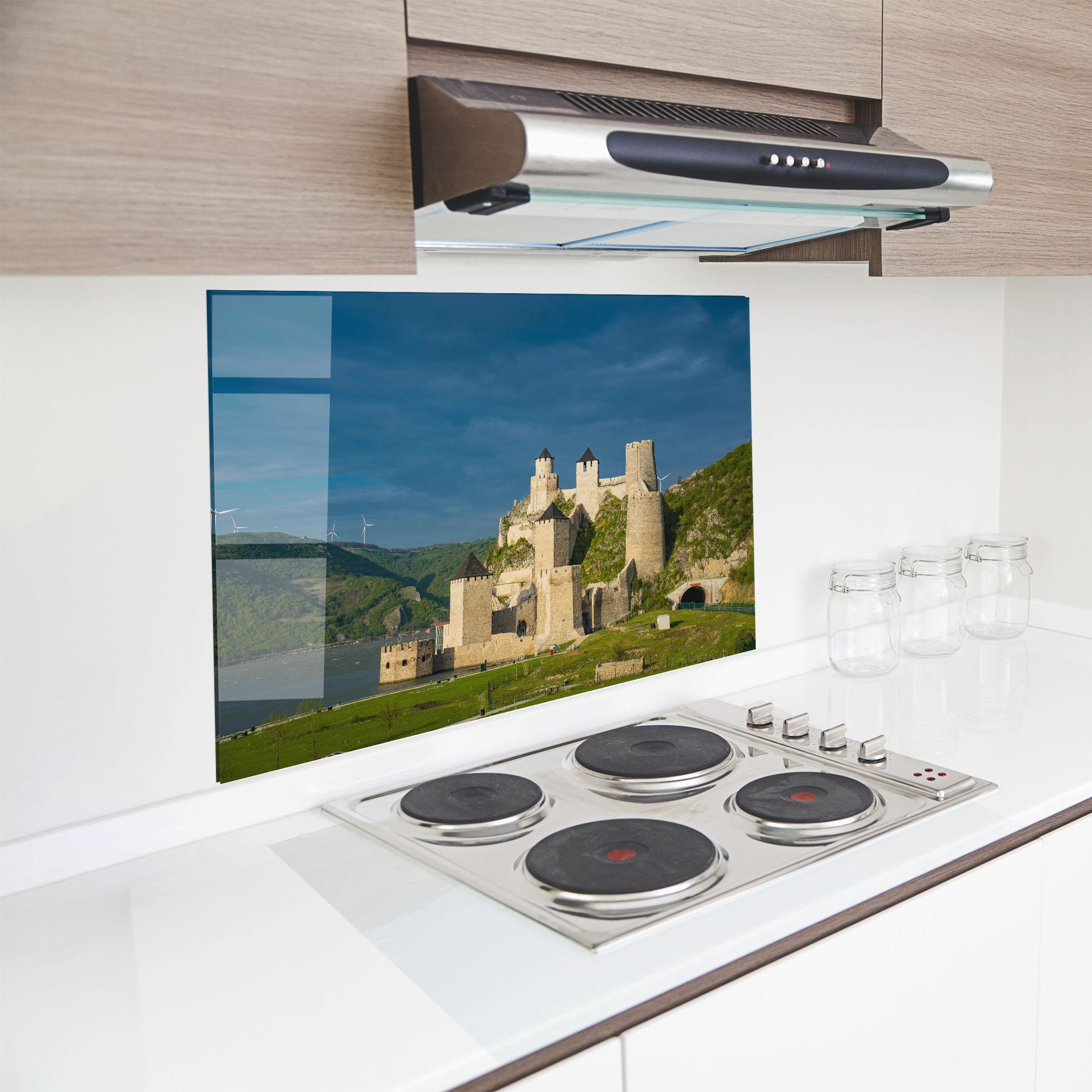 Panou Sticla Bucatarie Medieval Golubac Serbia mockup 8