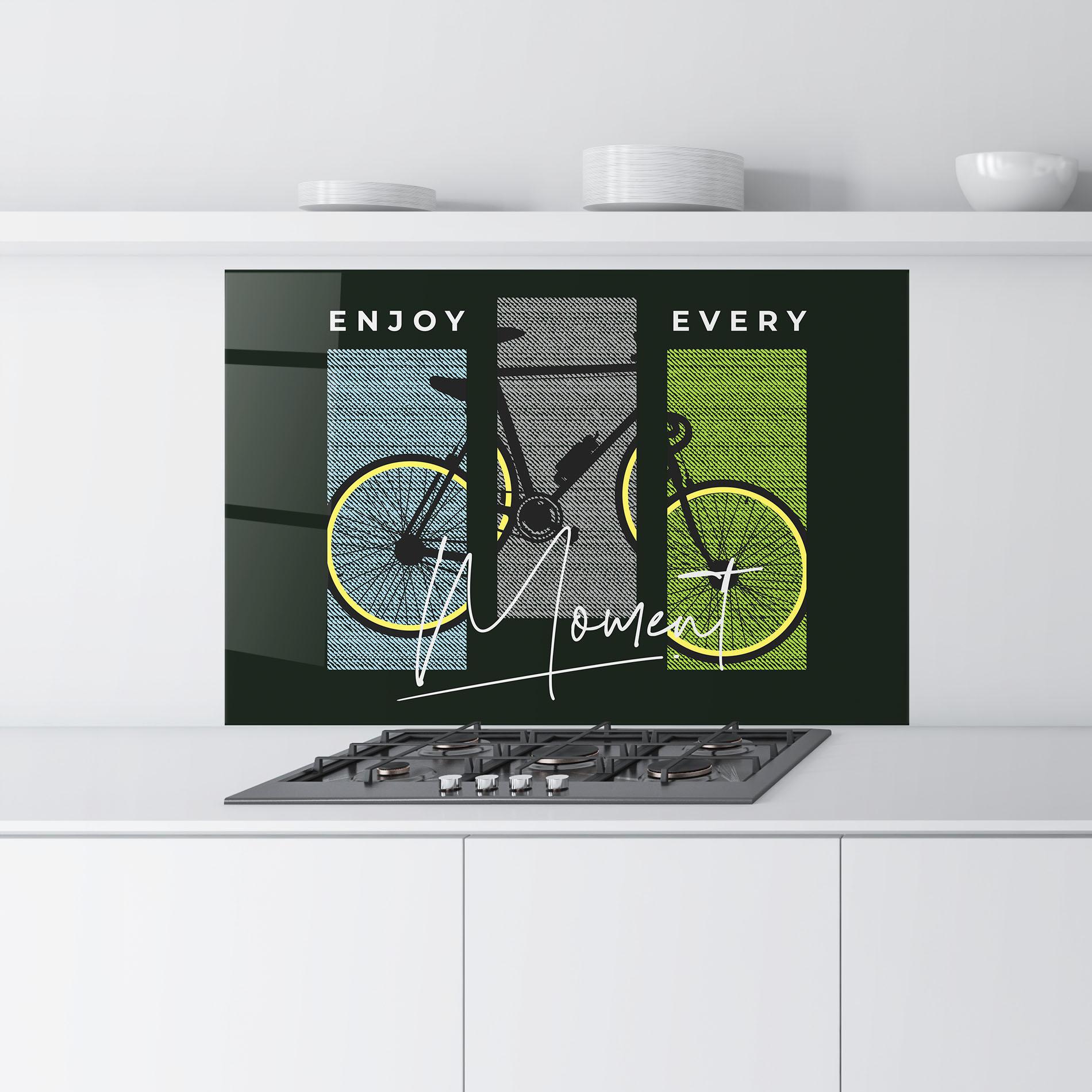 Panou Sticla Bucatarie Moment Bike mockup 9