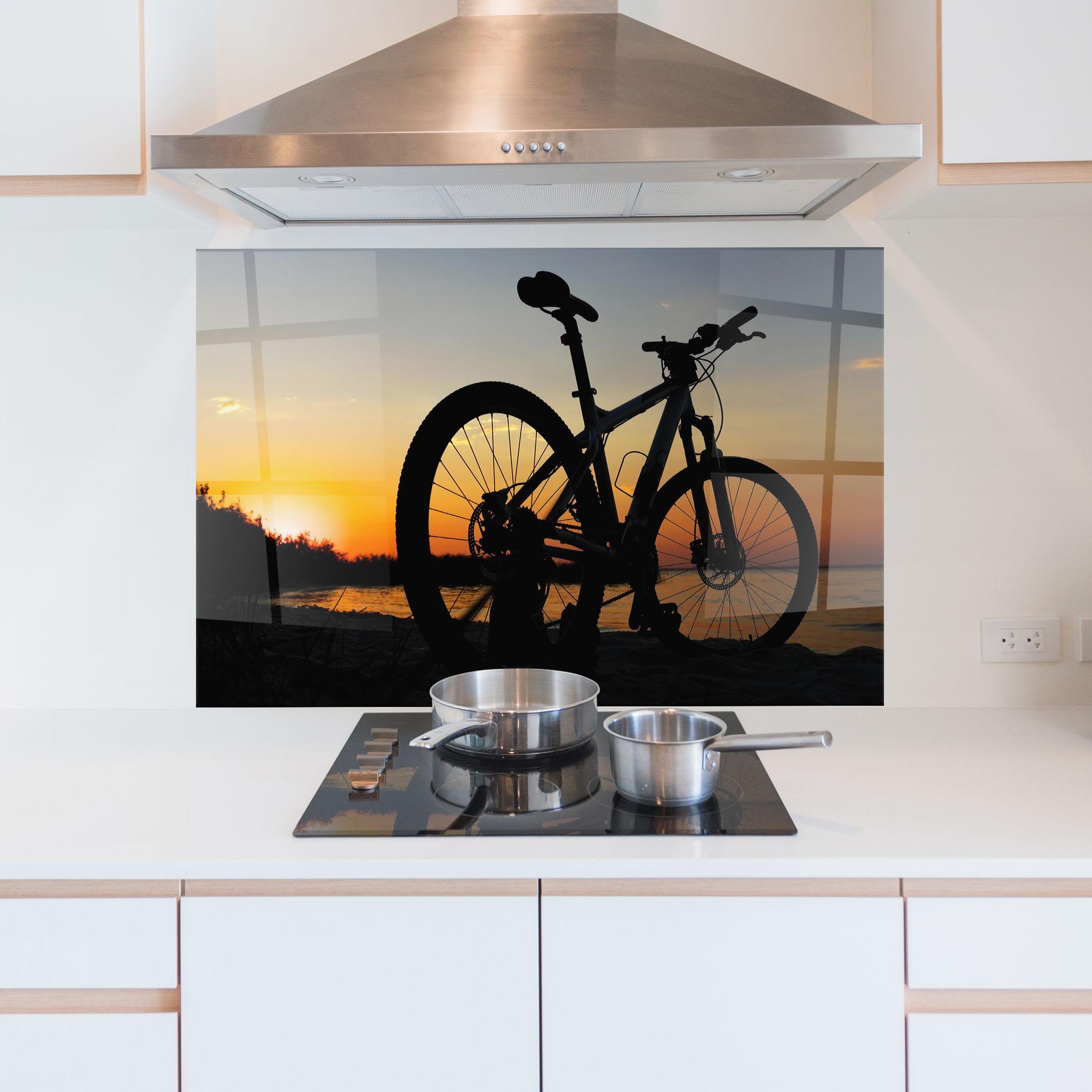 Panou Sticla Bucatarie Beach Bike Silhouette mockup 5