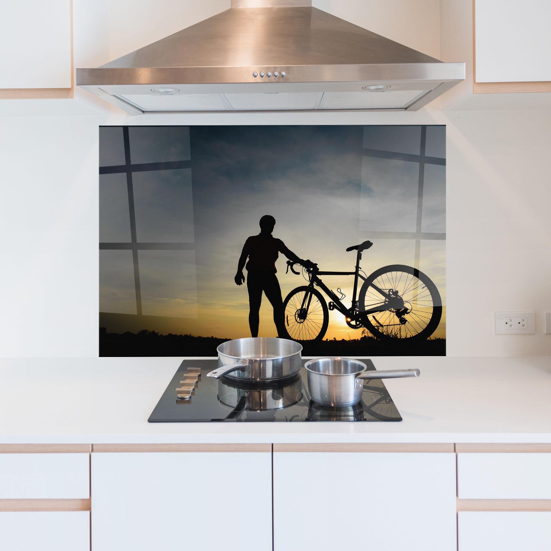 Panou Sticla Bucatarie Holding Bike Shilouette mockup 5