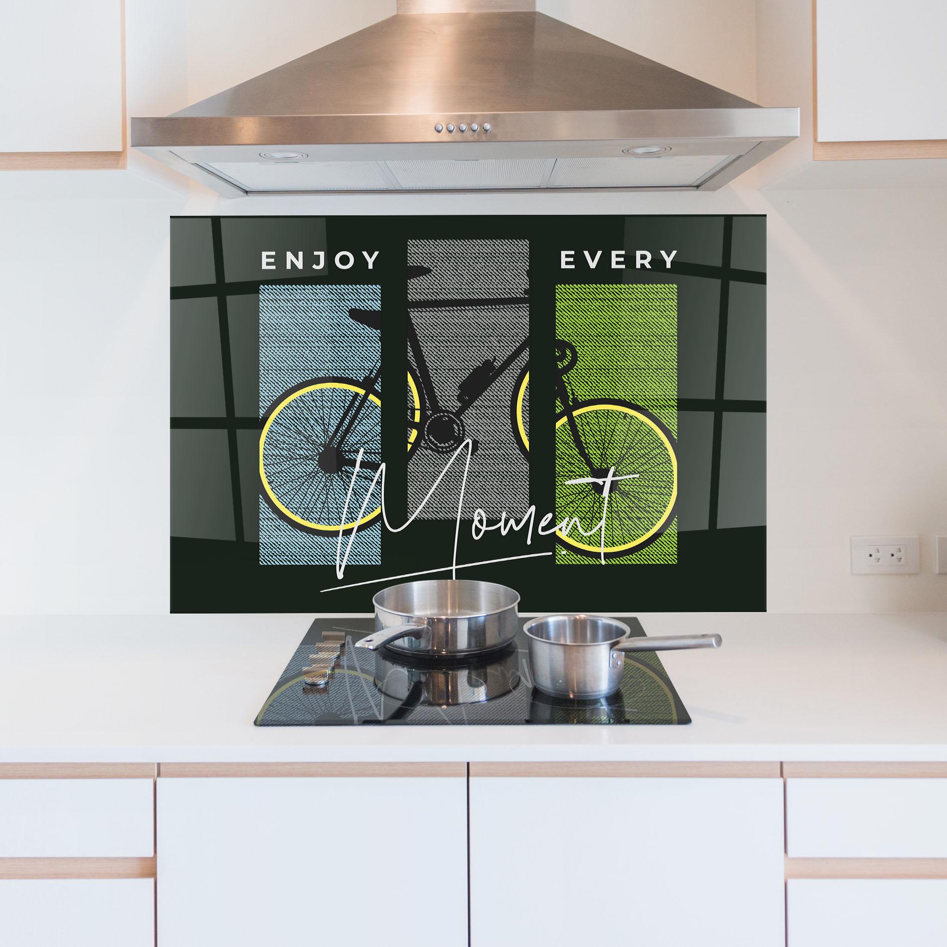 Panou Sticla Bucatarie Moment Bike mockup 5